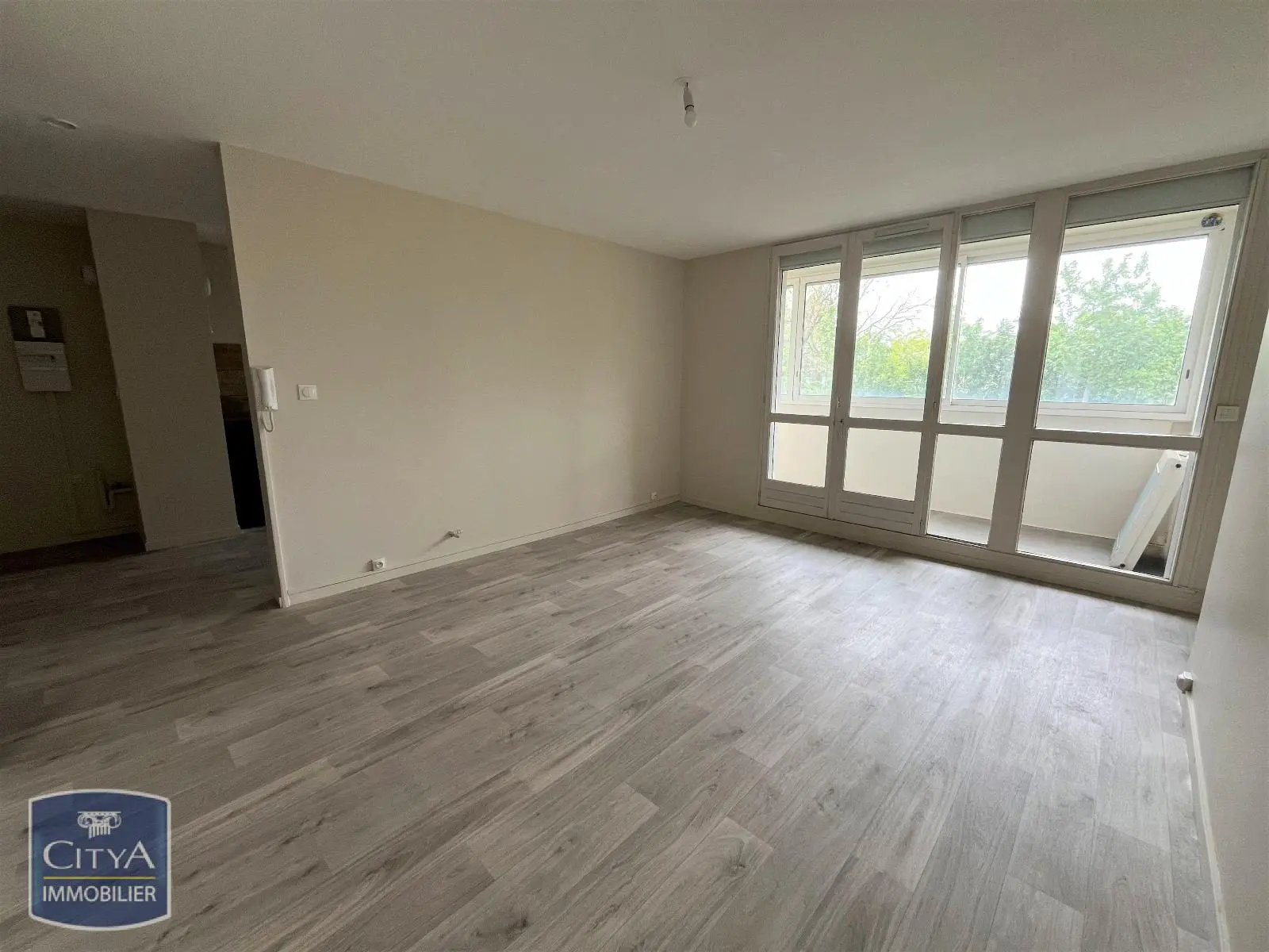 Photo 2 Appartement 4 pièces 80.64m²