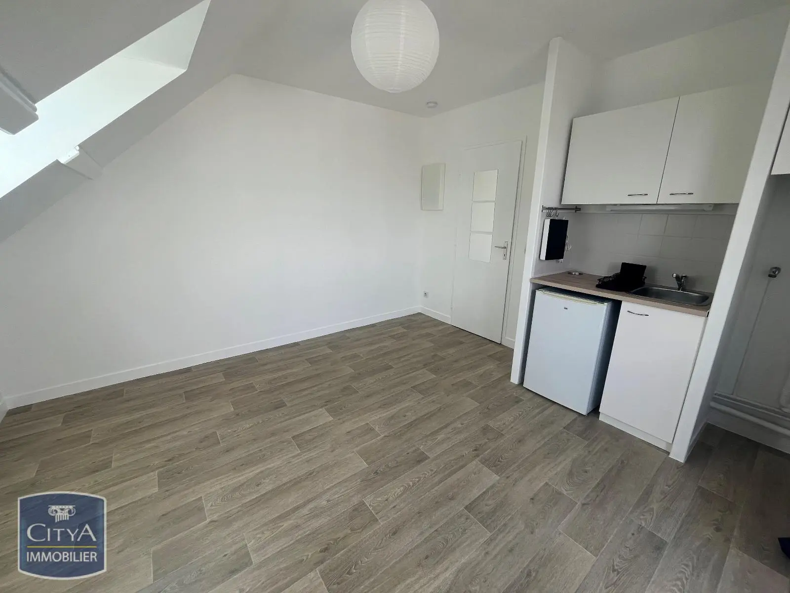 Photo 1 Appartement 1 pièce 15.71m²