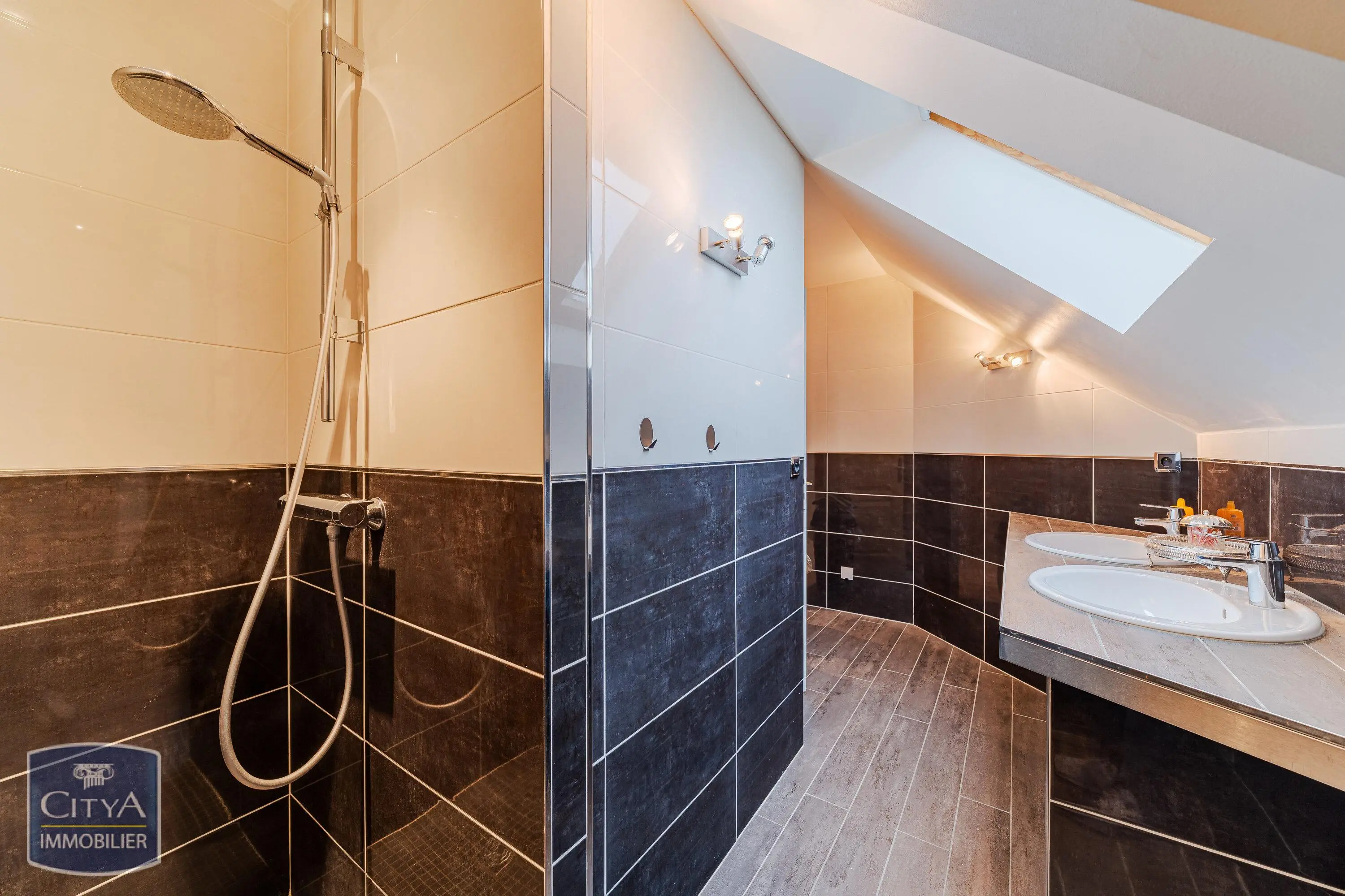 Photo 20 Maison 6 pièces 250m²