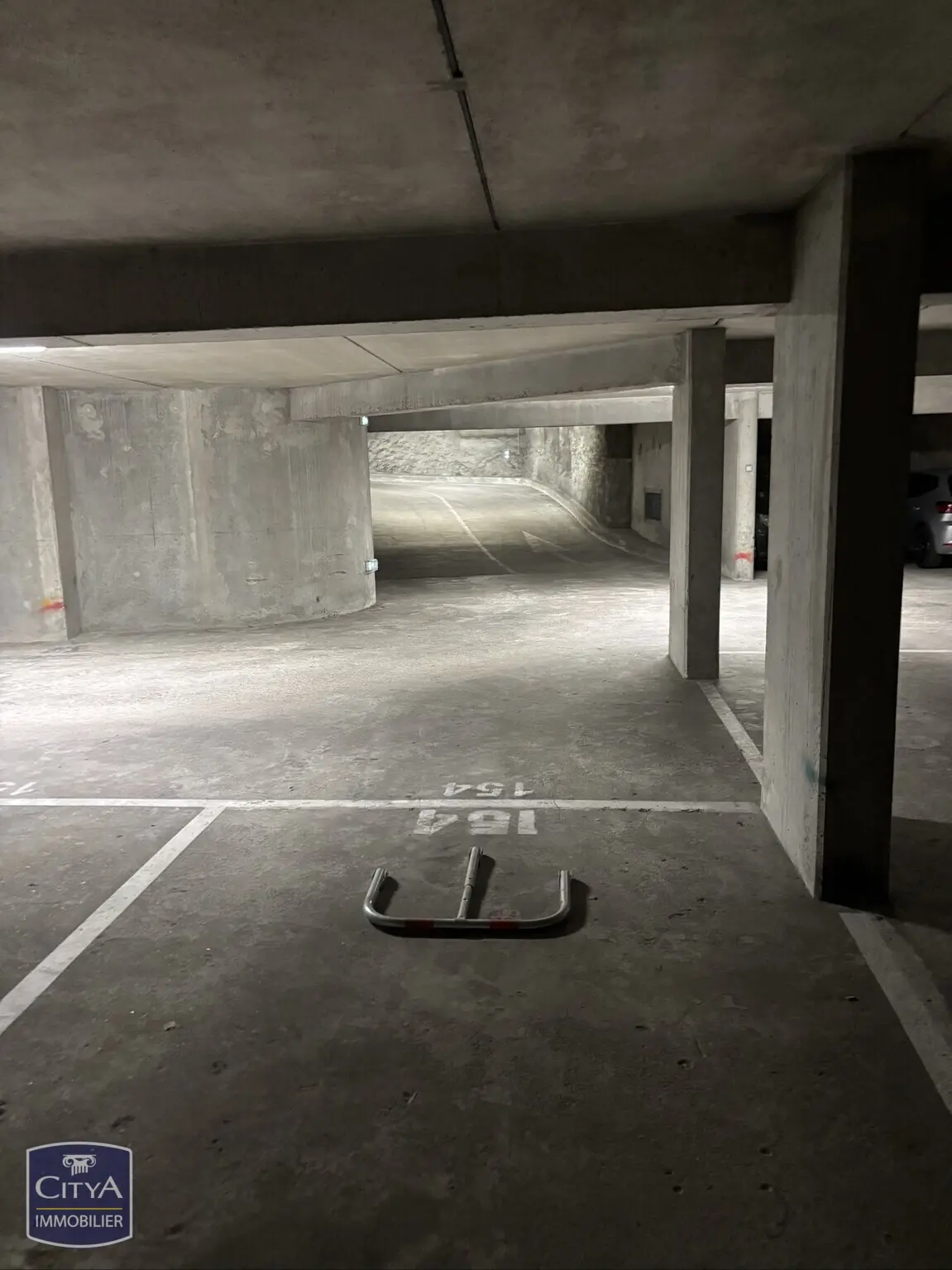 Photo 2 Parking