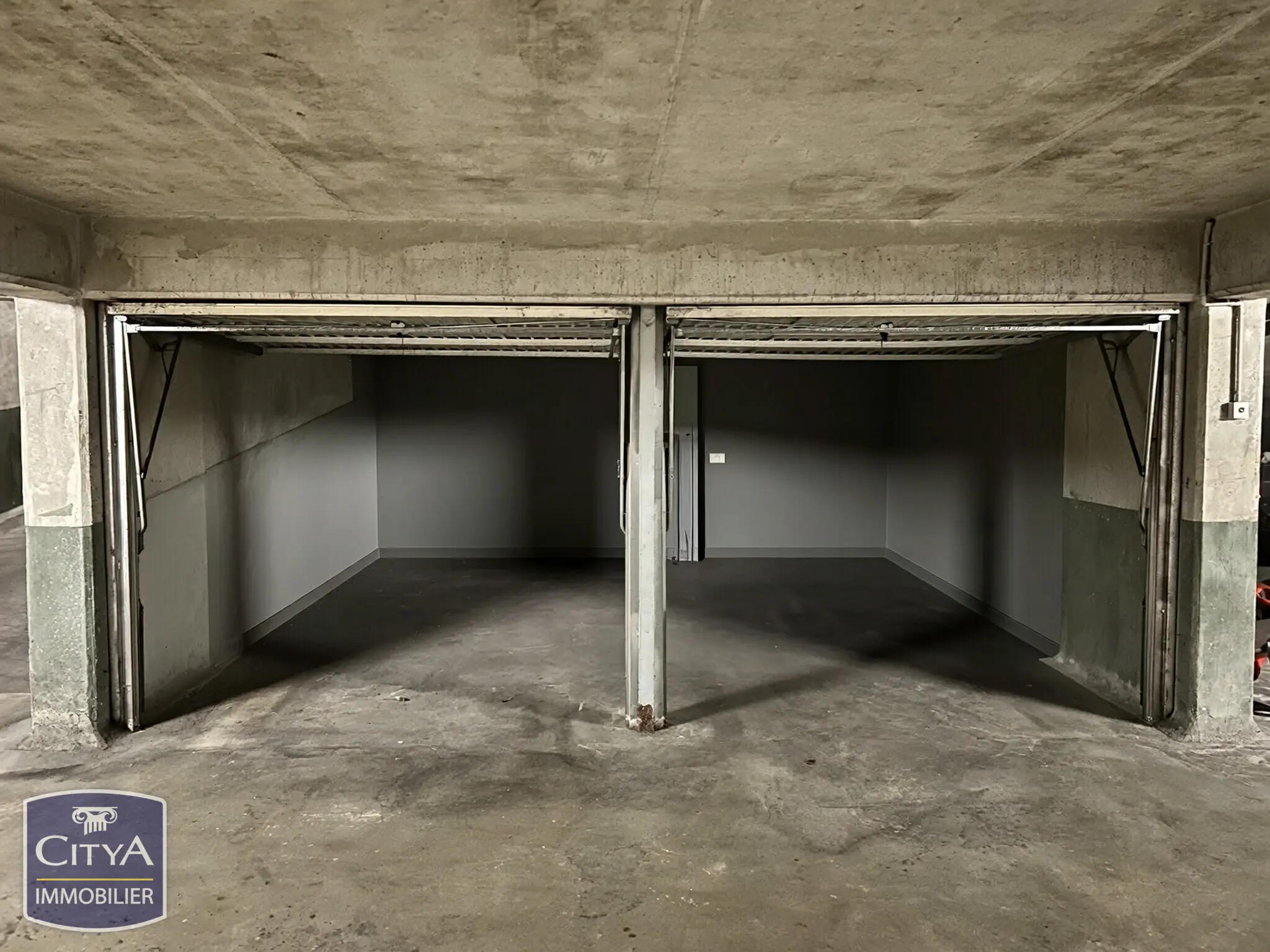 Photo 1 Parking 25m²