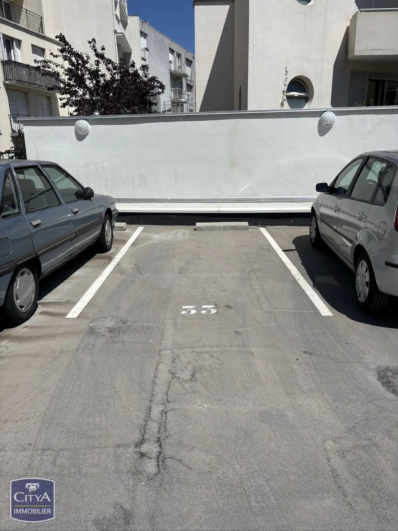 Photo 1 Parking