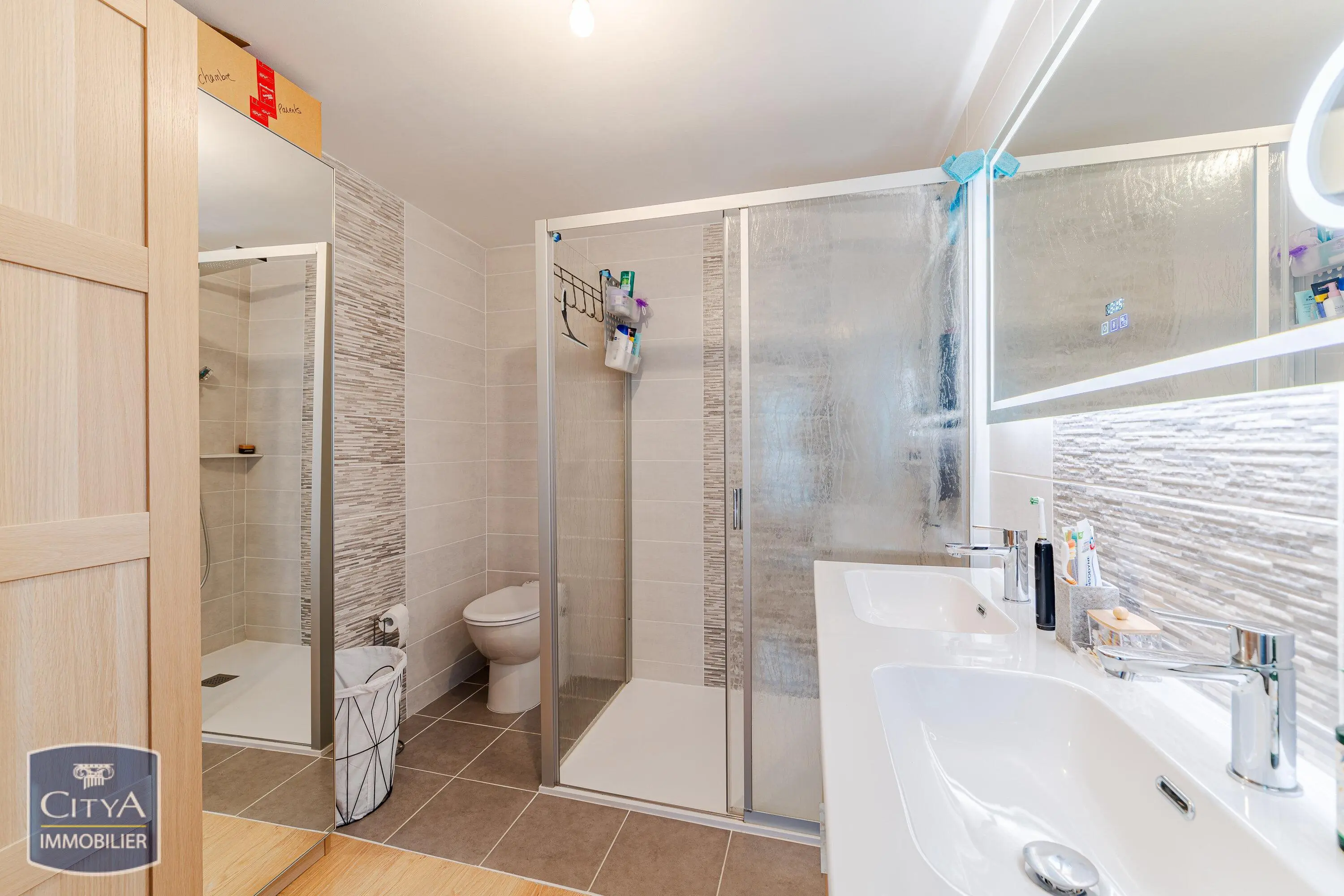 Photo 8 Maison 8 pièces 190m²