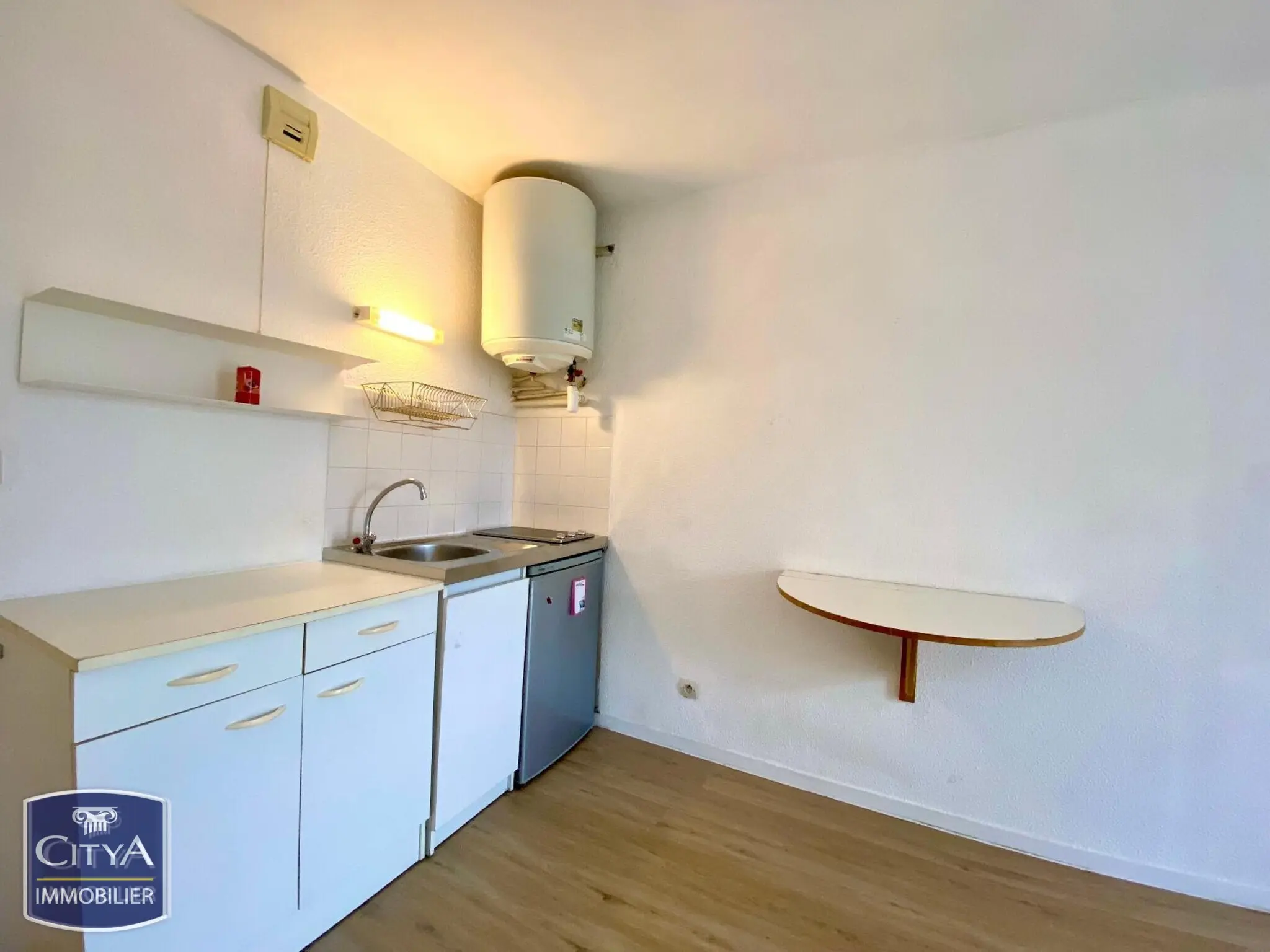 Photo 2 Appartement 1 pièce 19.81m²