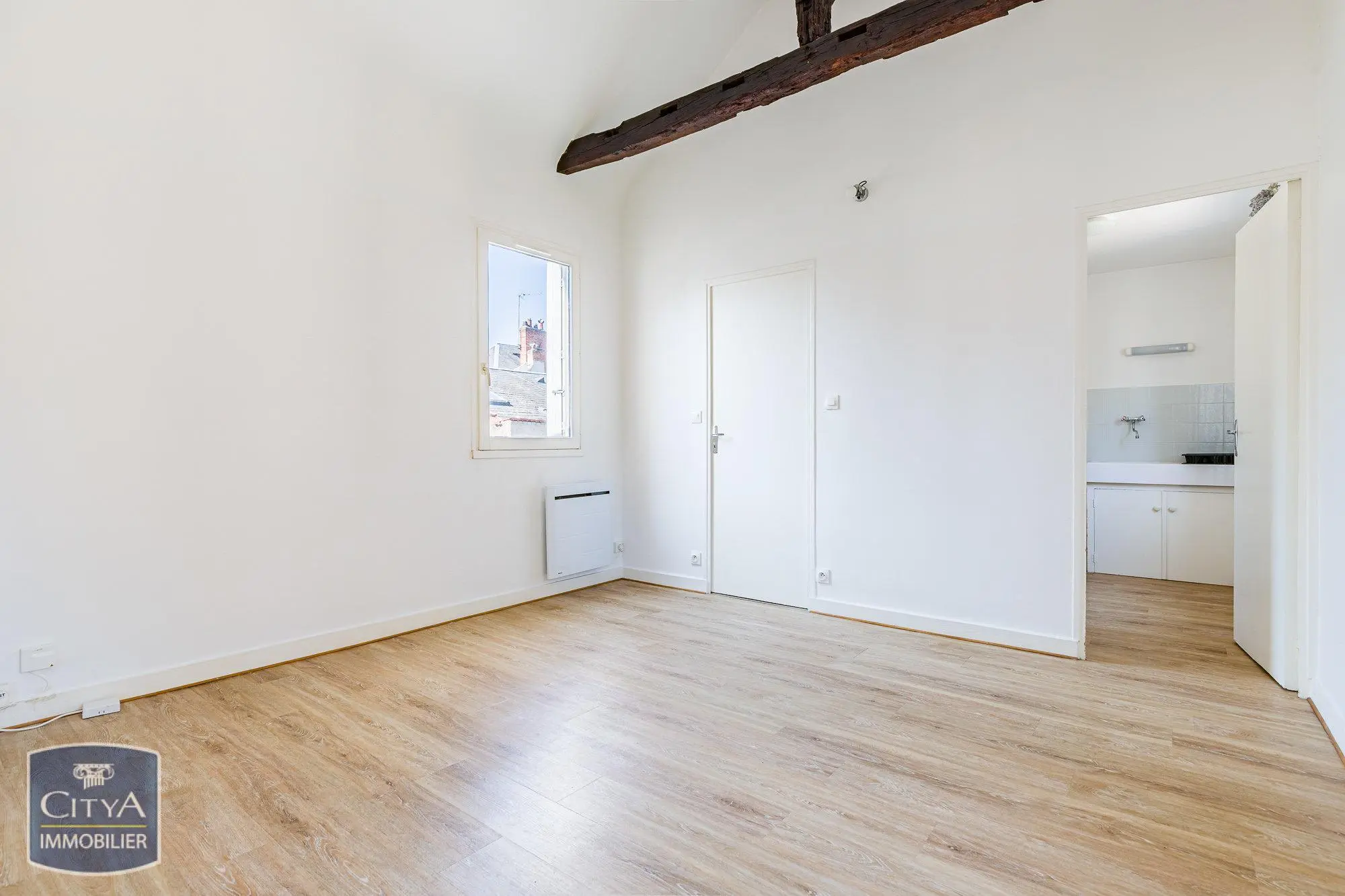 Photo 1 Appartement 1 pièce 23.65m²