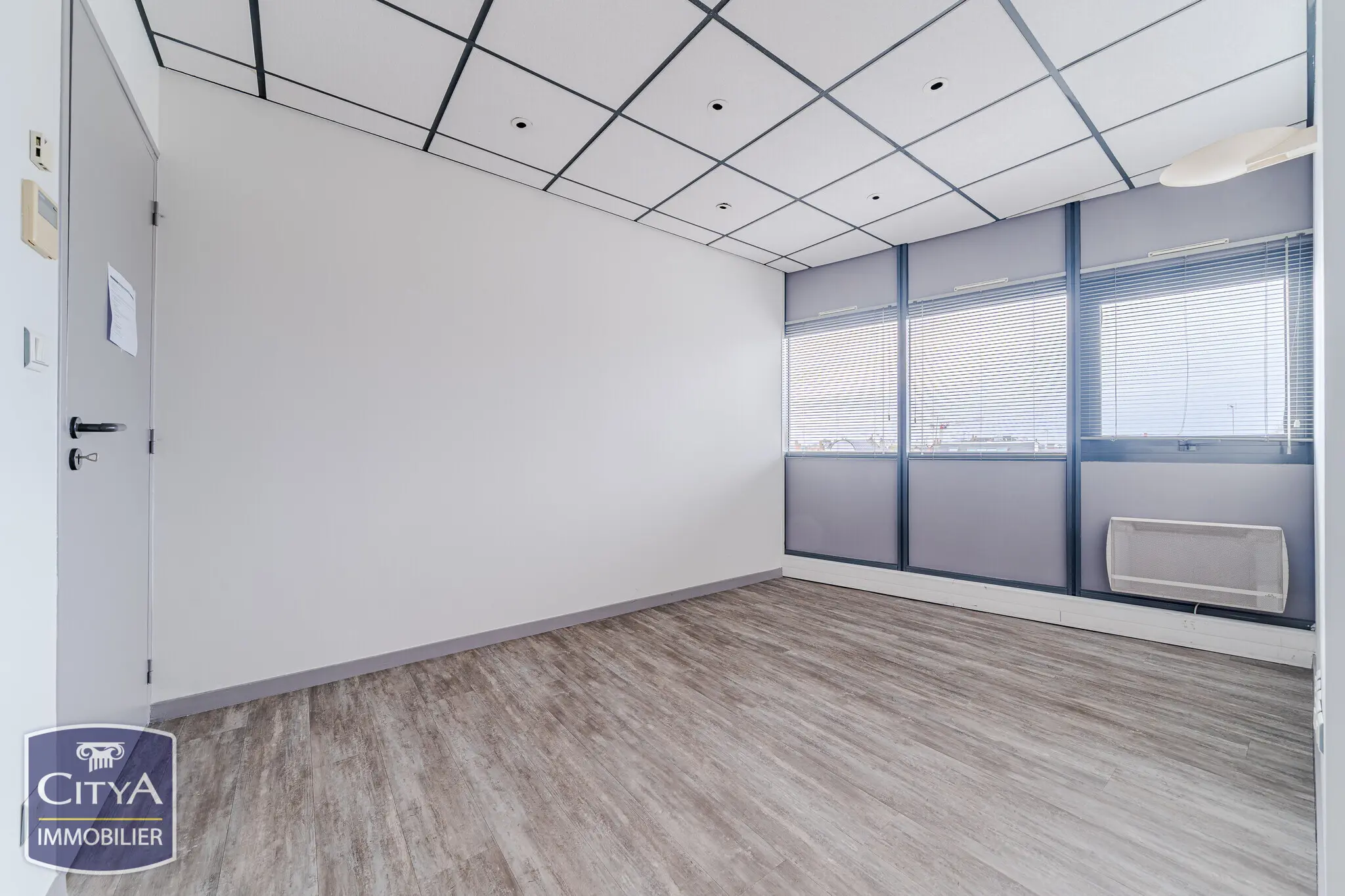Photo 7 Local Professionnel 77m²
