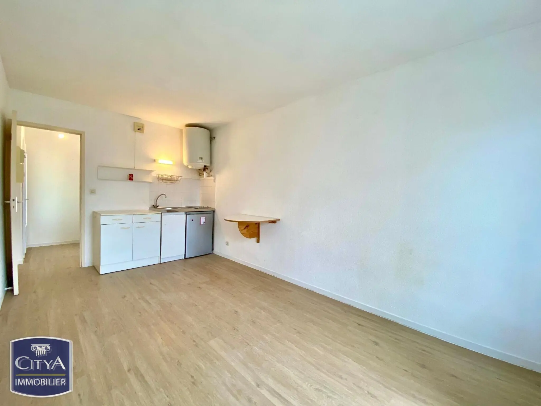 Photo 1 Appartement 1 pièce 19.81m²