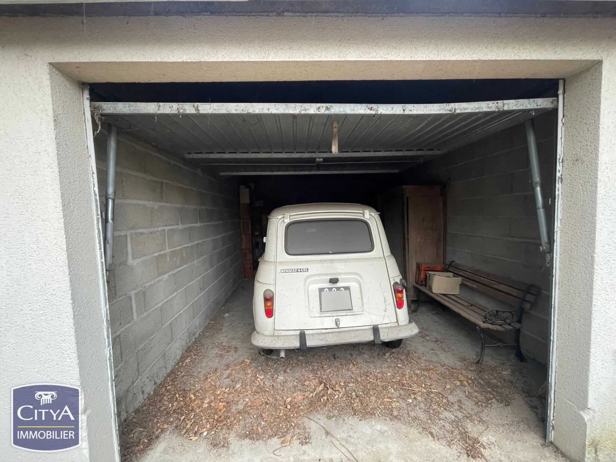Photo 1 Parking