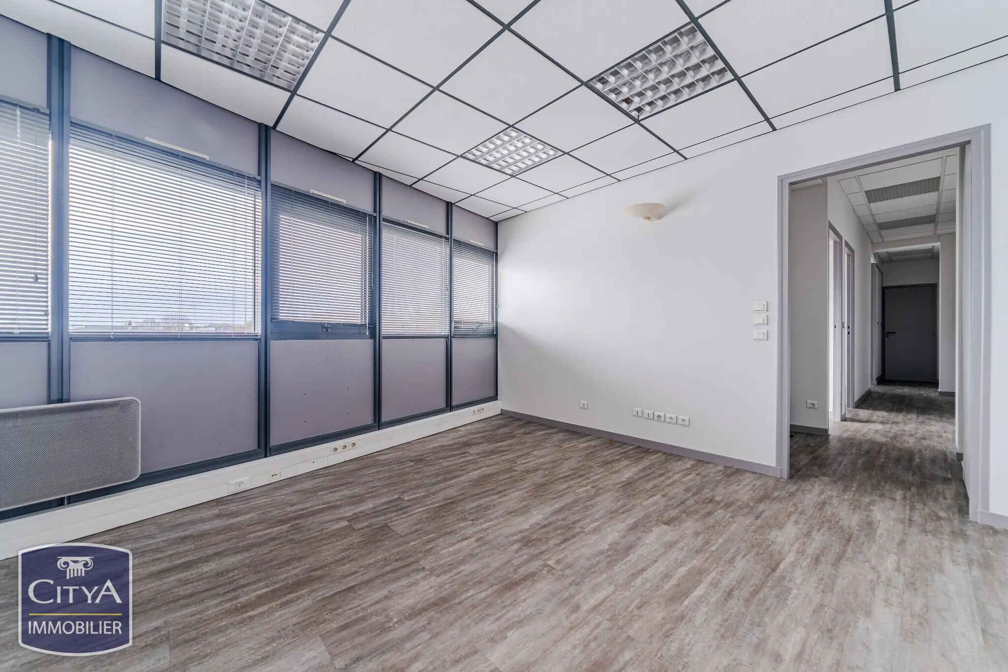 Photo 5 Local Professionnel 77m²