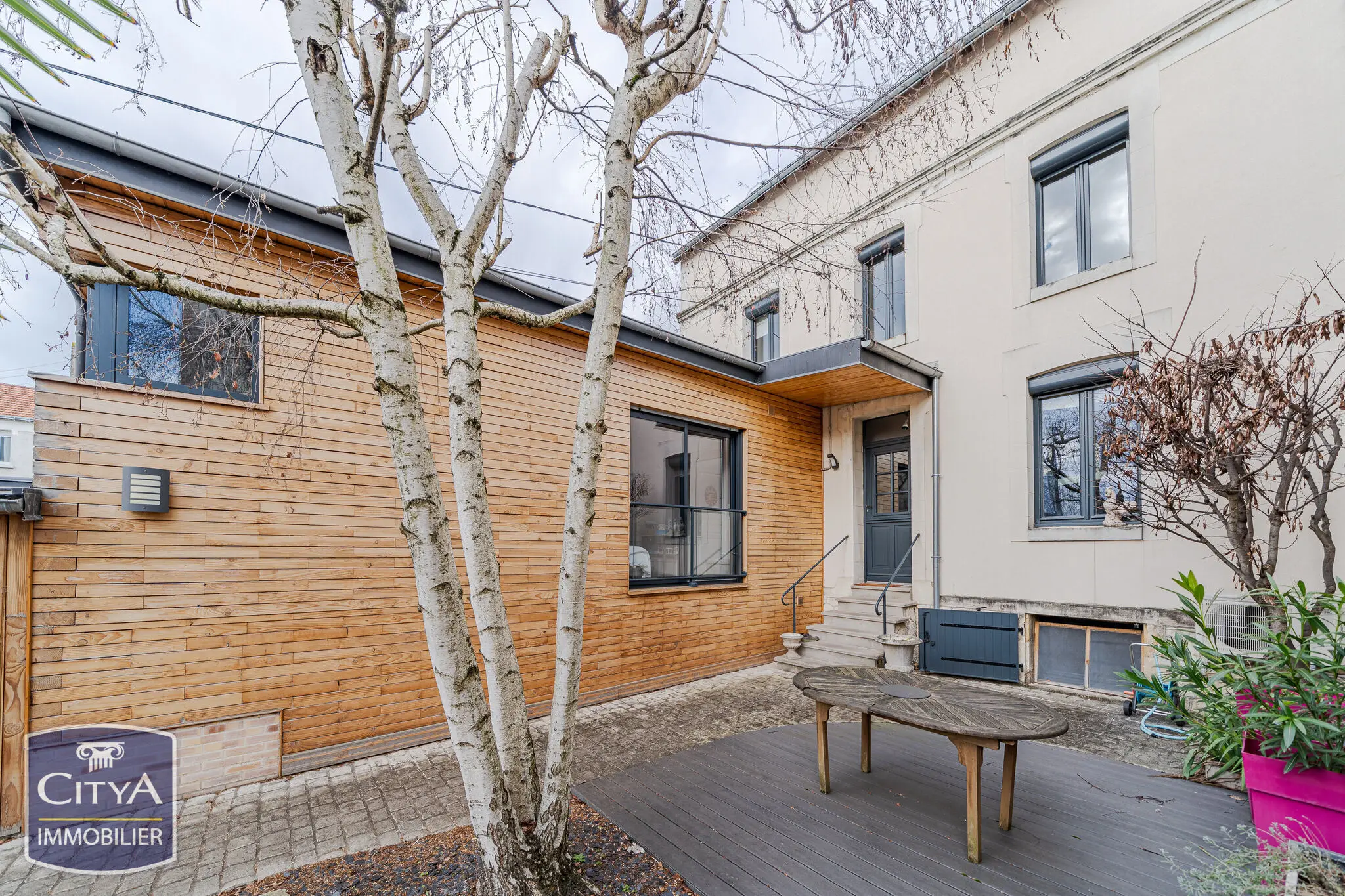 Photo 1 Maison 6 pièces 136m²