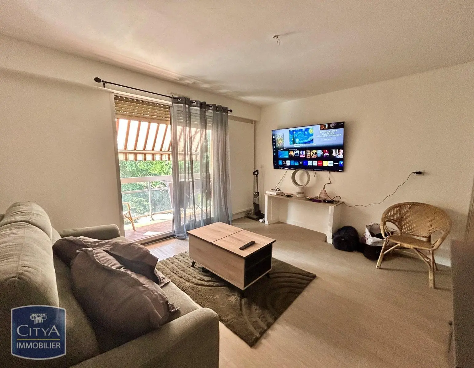 Photo 1 Appartement 1 pièce 28m²