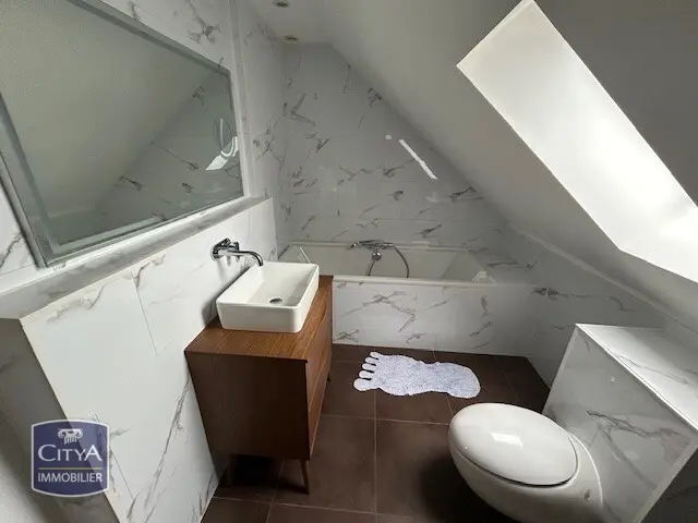 Photo 8 Maison 8 pièces 240m²