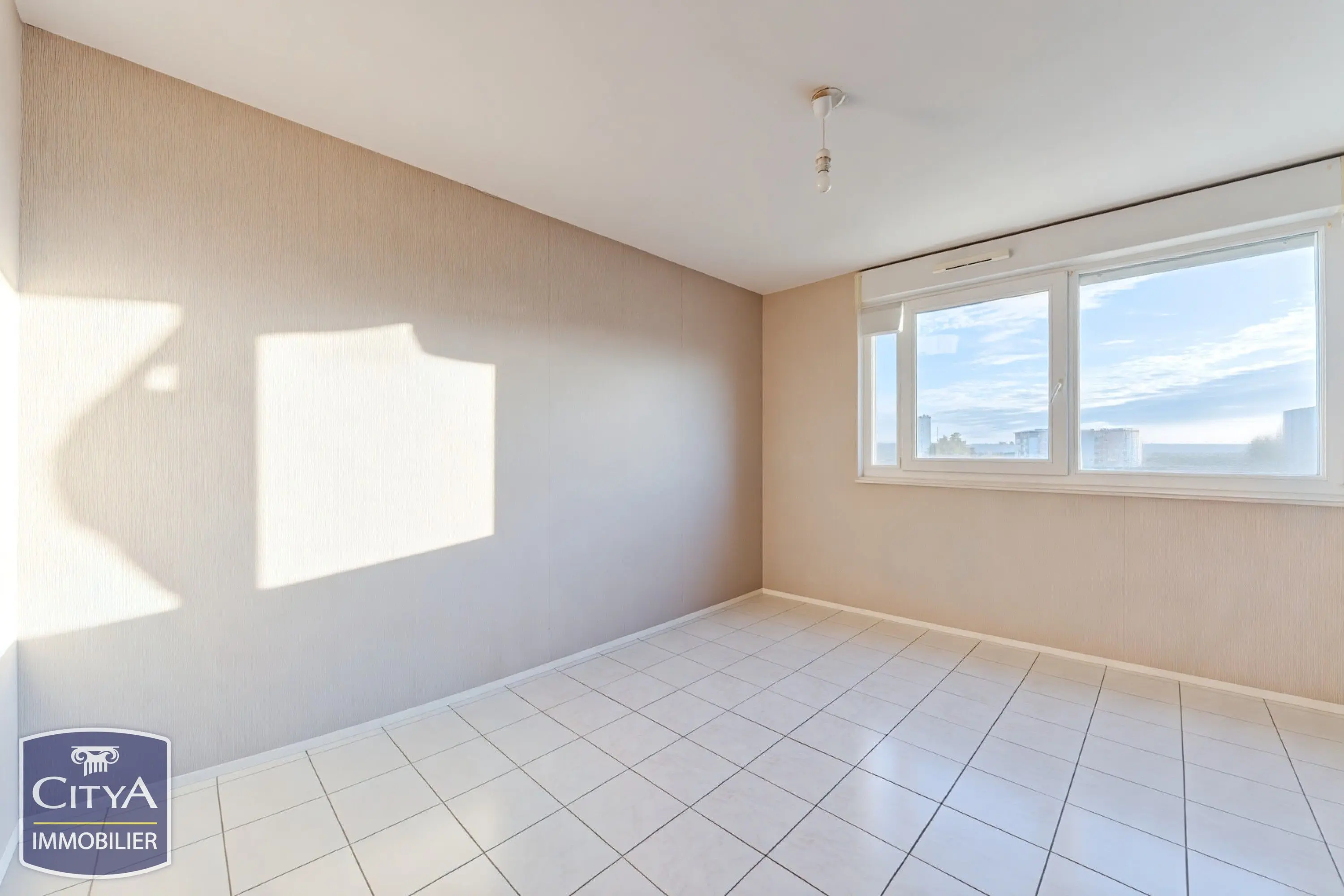 Photo 1 Appartement 1 pièce 19.71m²