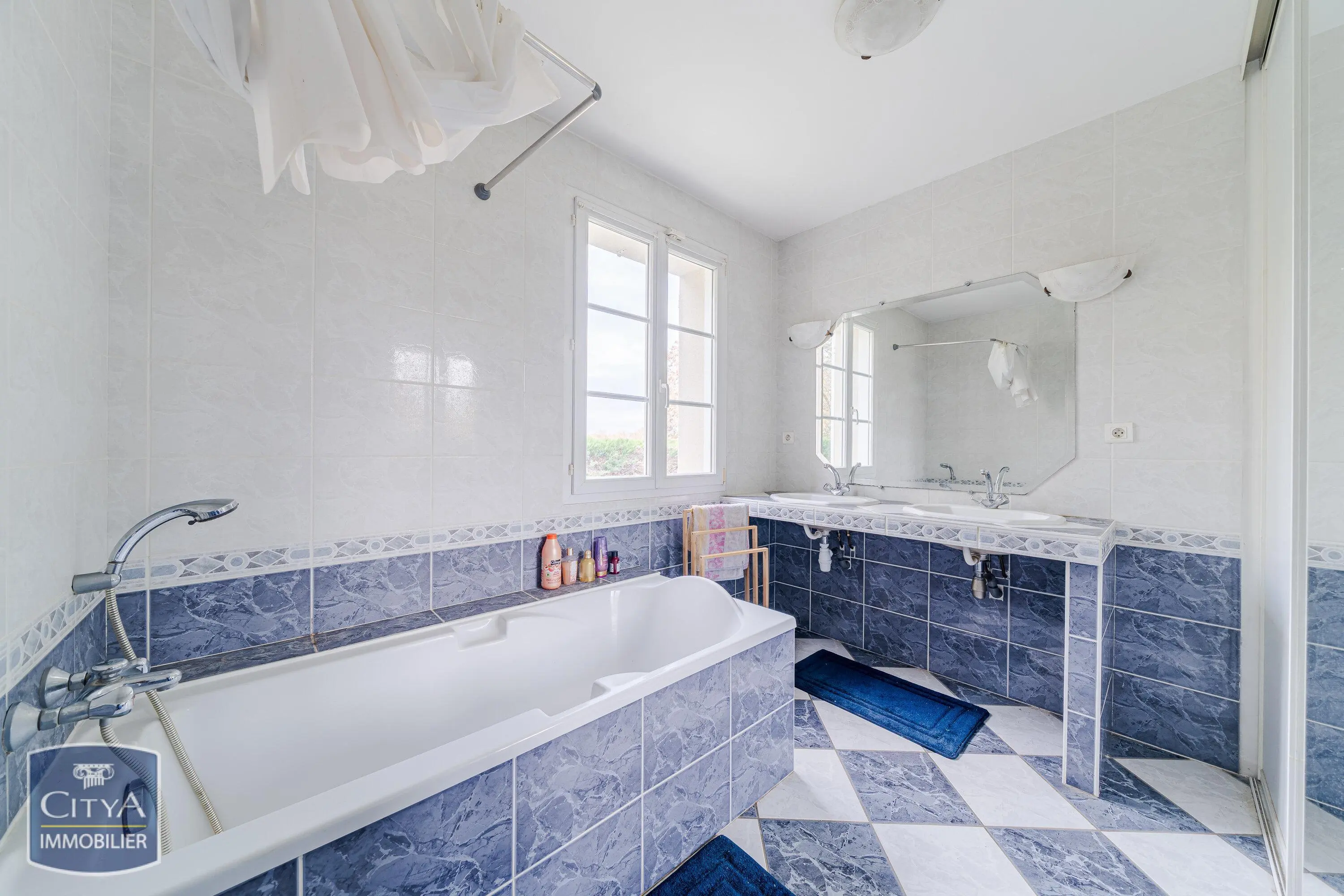 Photo 9 Maison 6 pièces 250m²