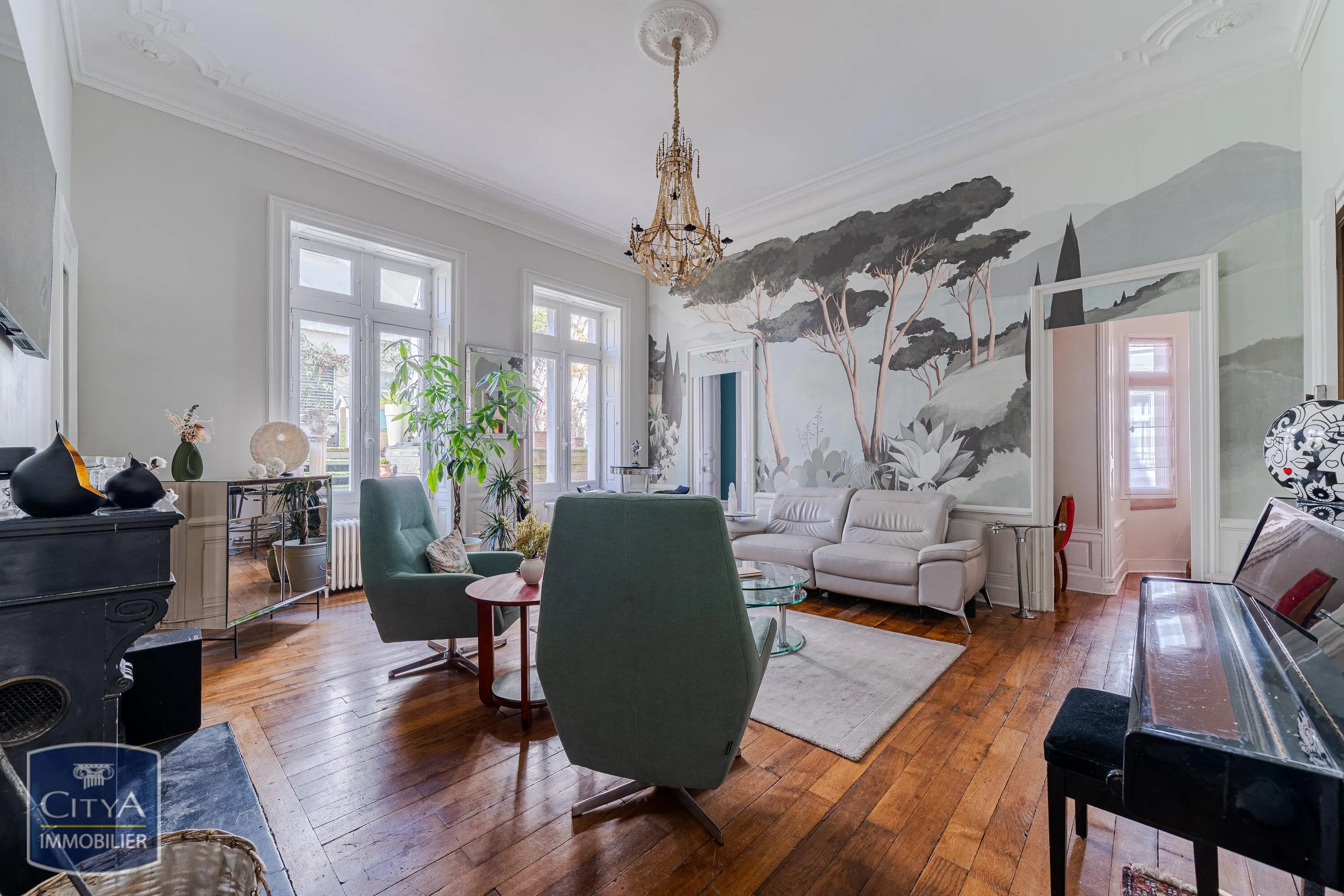 Photo 1 Appartement 5 pièces 140m²