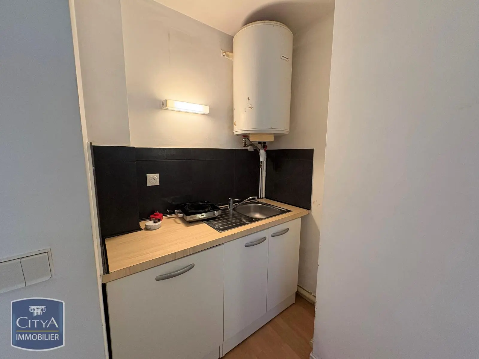 Photo 2 Appartement 1 pièce 13.65m²