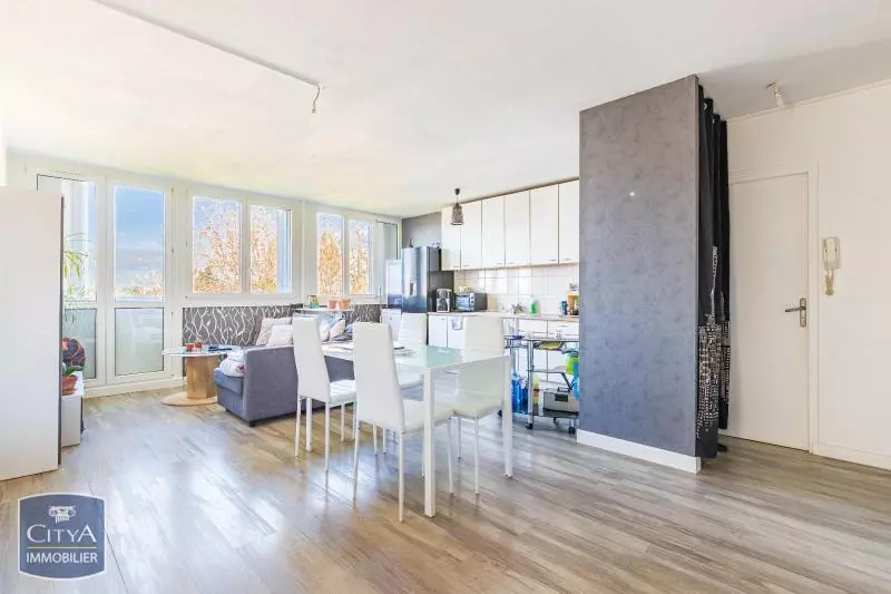 Illustration pour Appartement 3 pièces 57m² Photo Appartement 3 pièces 57m²