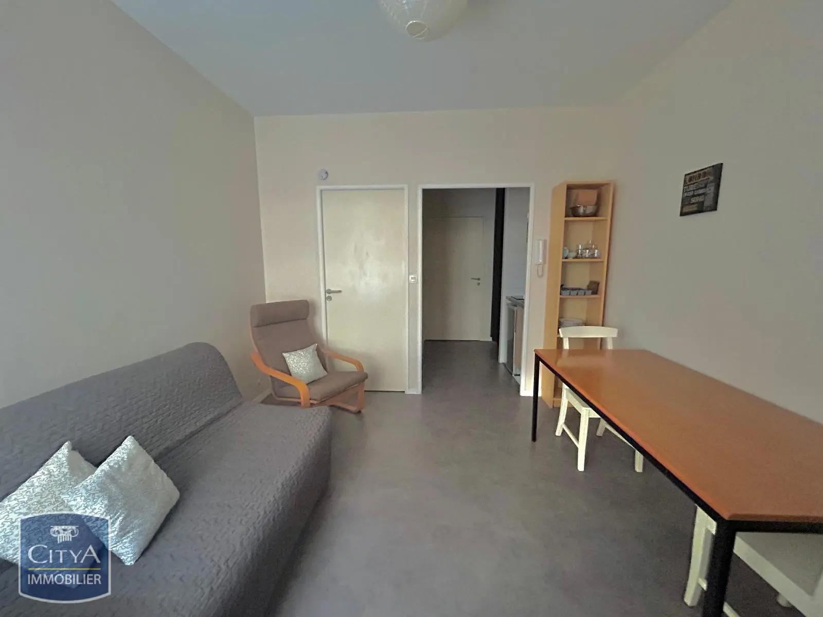 Photo 1 Appartement 1 pièce 18.2m²