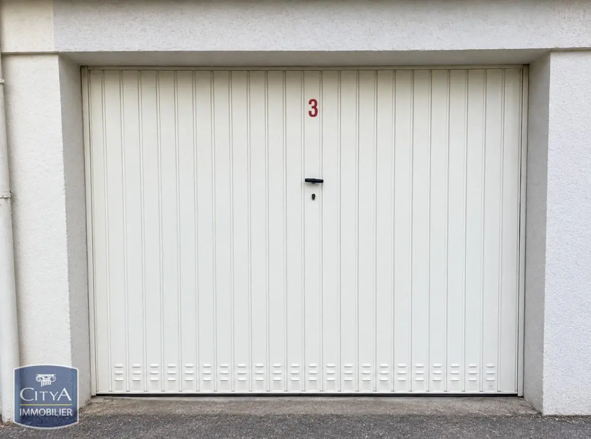 Photo 1 Parking