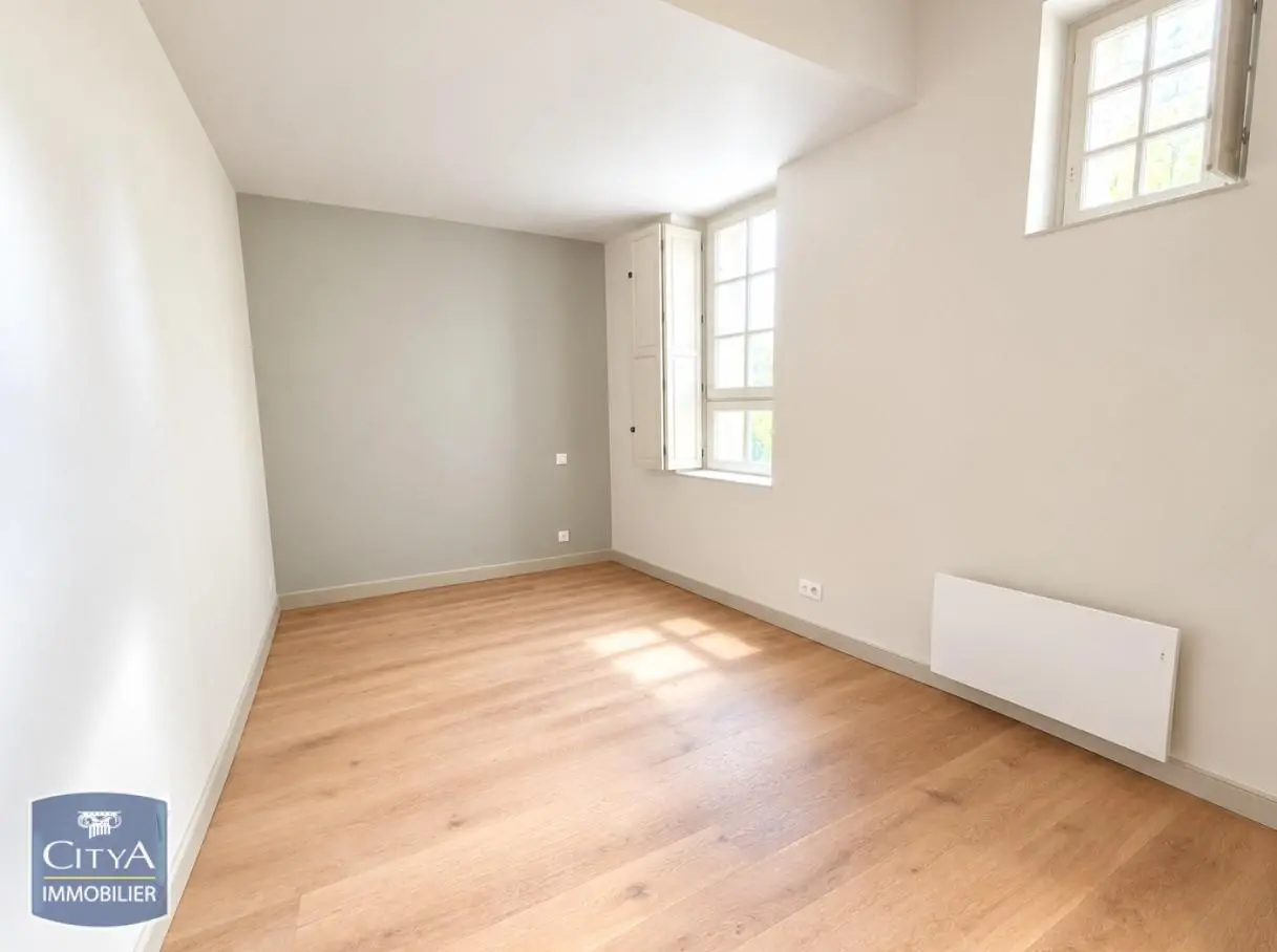 Photo 2 Appartement 1 pièce 23.5m²