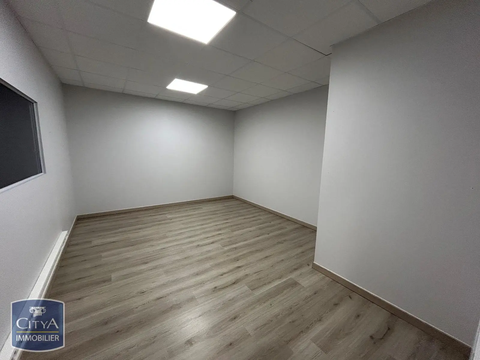 Photo 3 Local Commercial