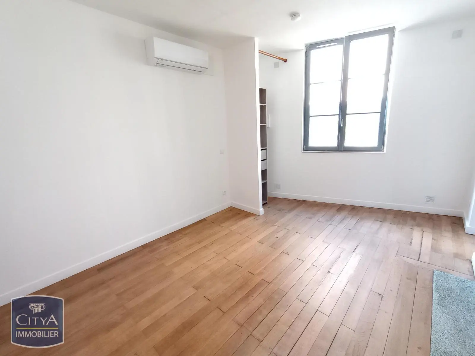 Photo 1 Appartement 1 pièce 28.37m²
