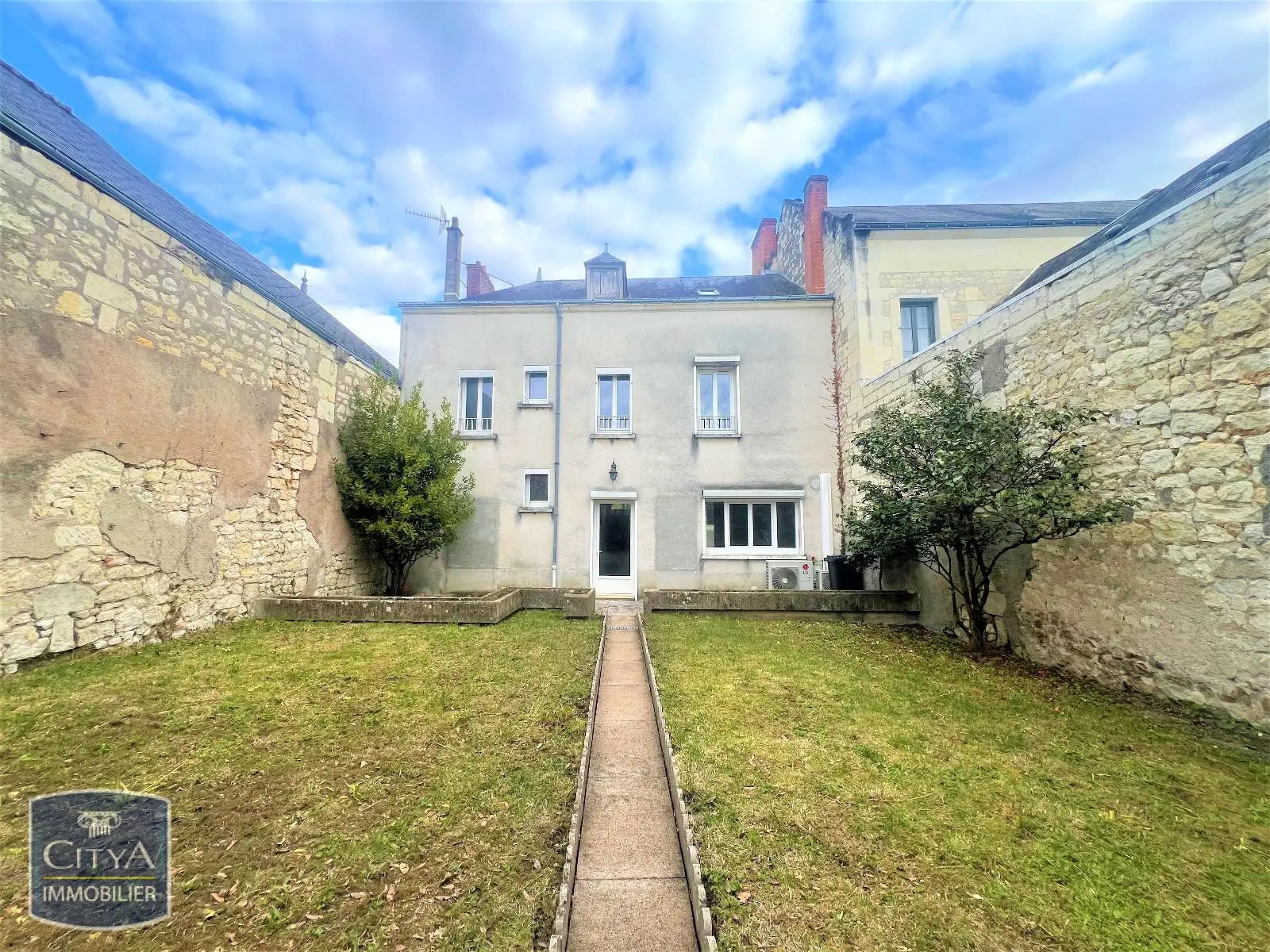 Photo 1 Maison 5 pièces 133m²