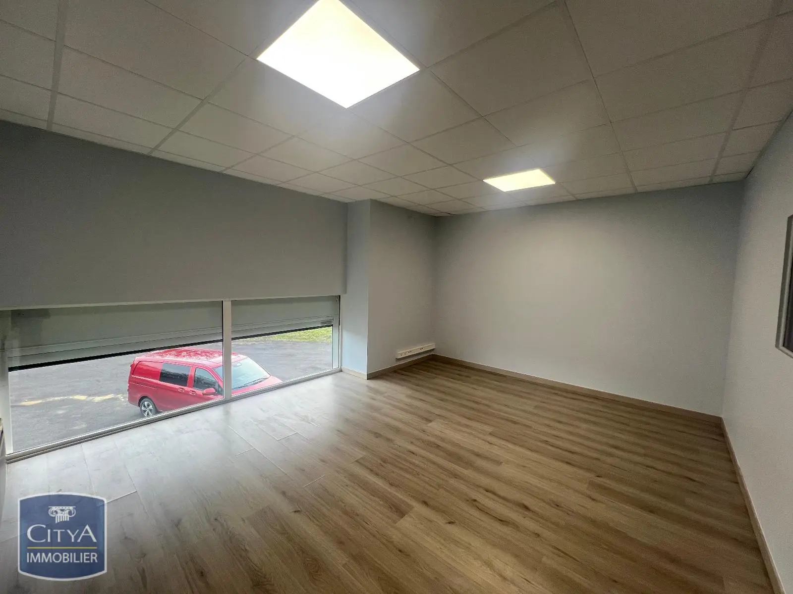 Photo 13 Local Commercial