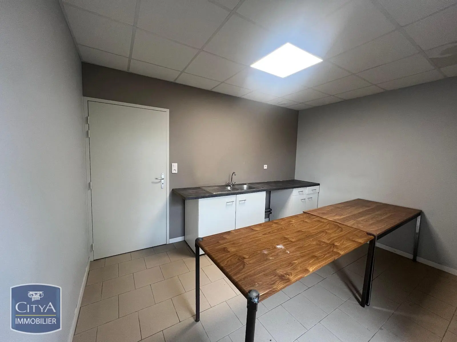 Photo 7 Local Commercial