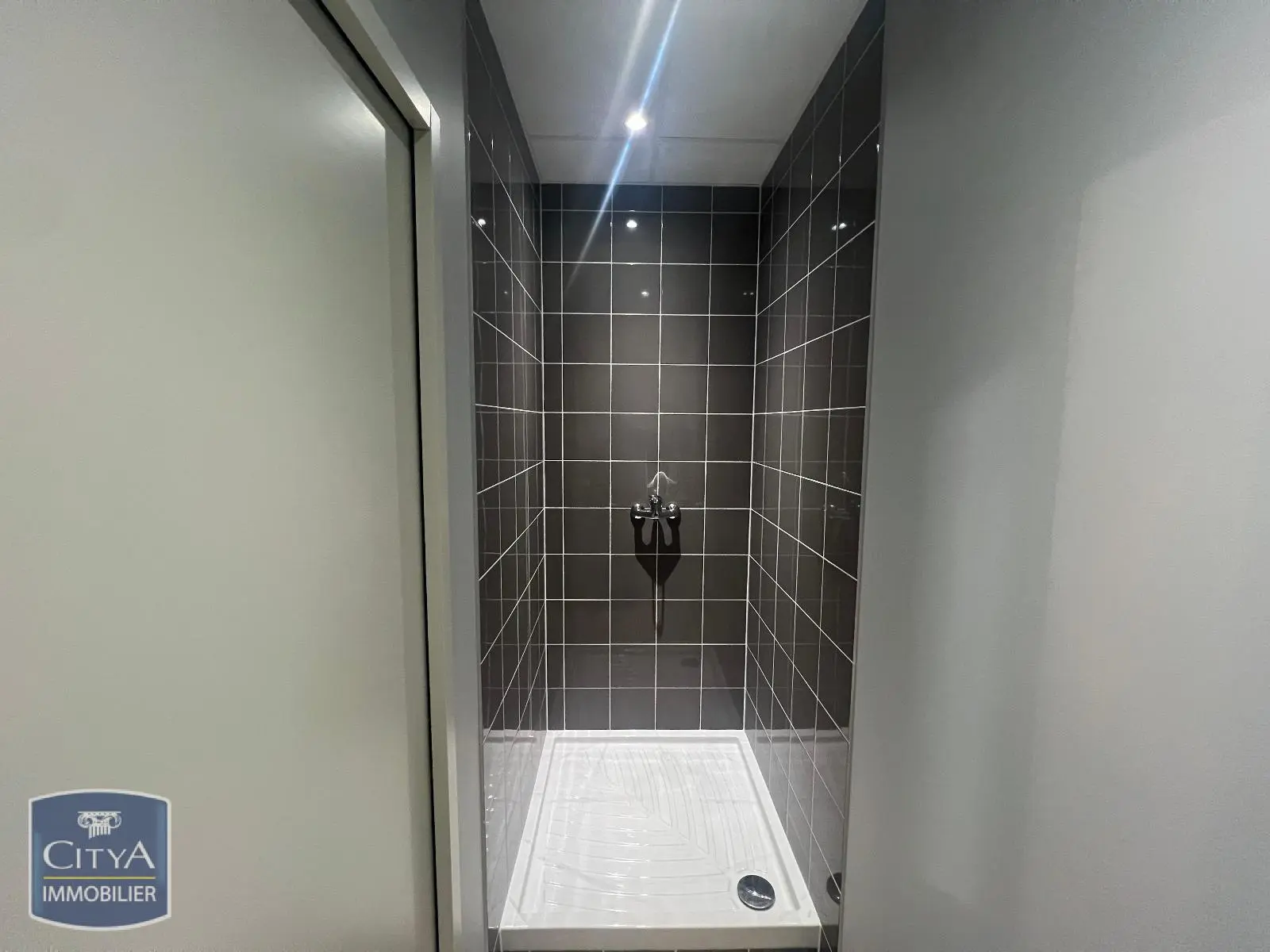 Photo 9 Local Commercial