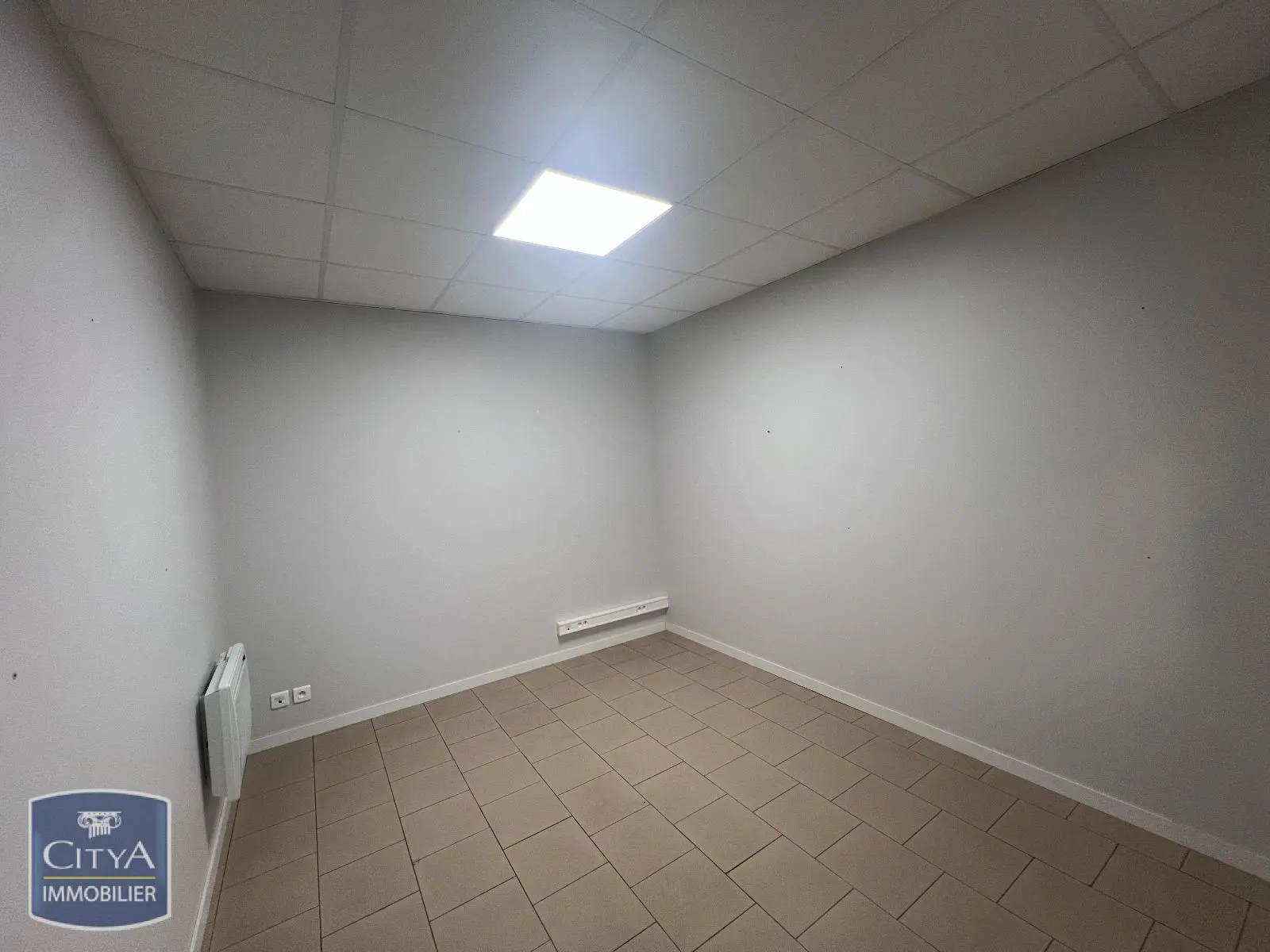 Photo 16 Local Commercial