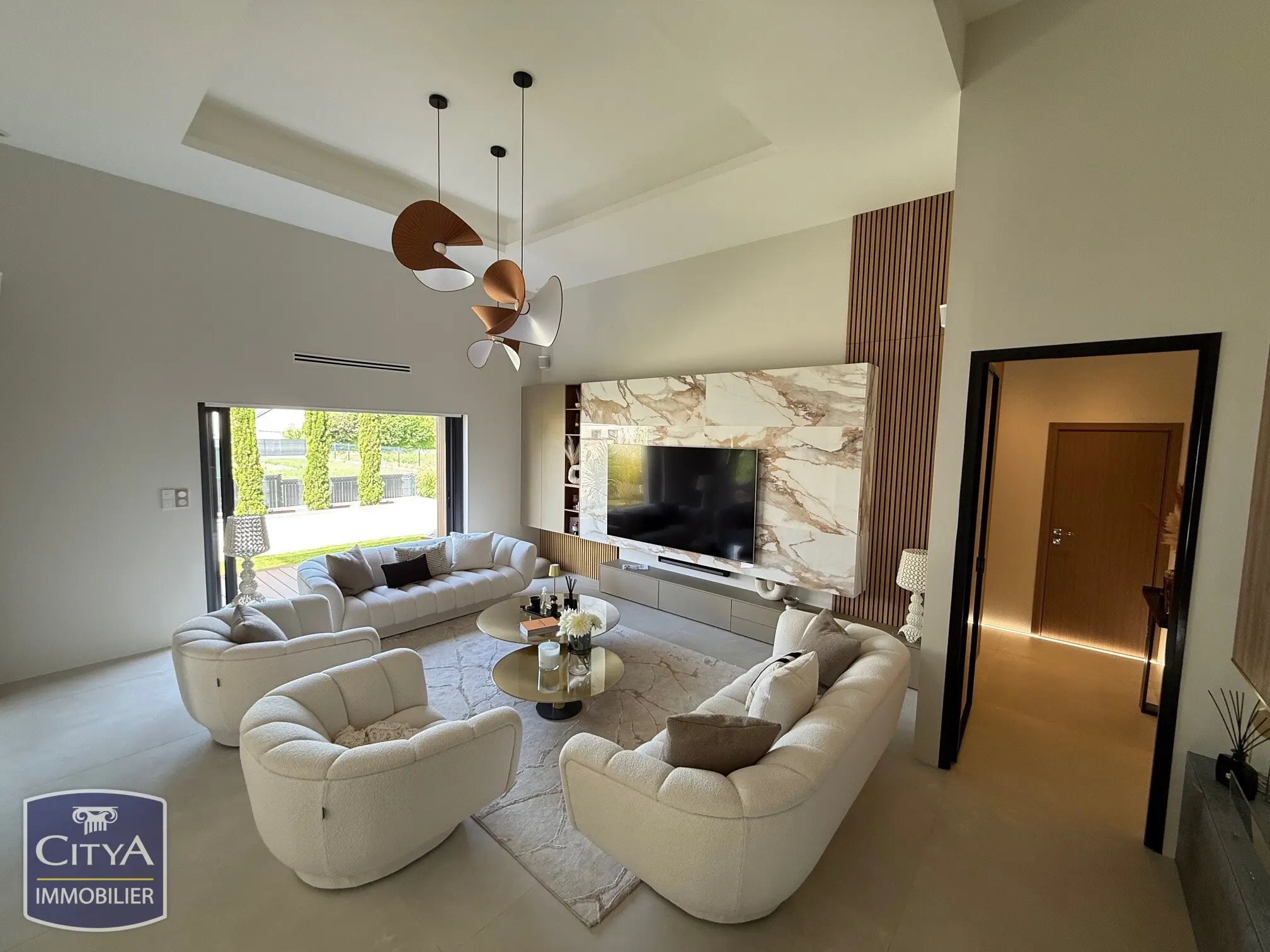 Photo 8 Maison 6 pièces 220m²