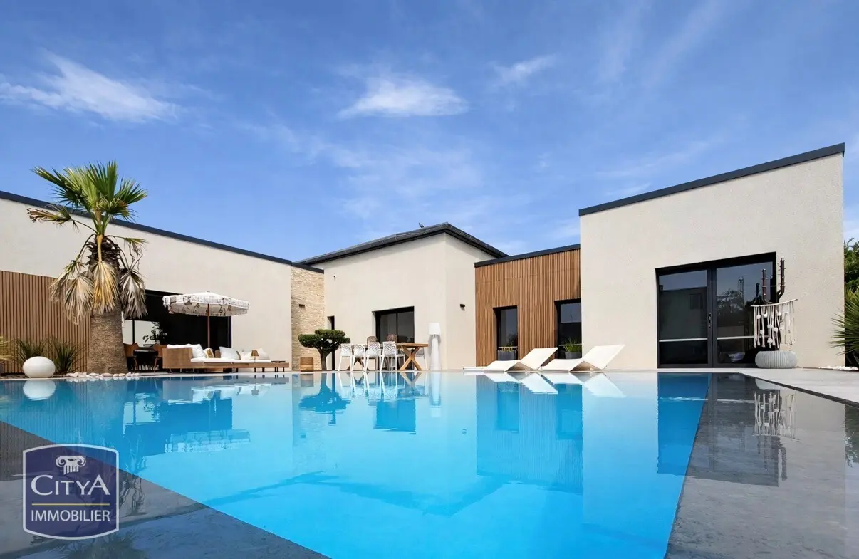 Photo 3 Maison 6 pièces 220m²