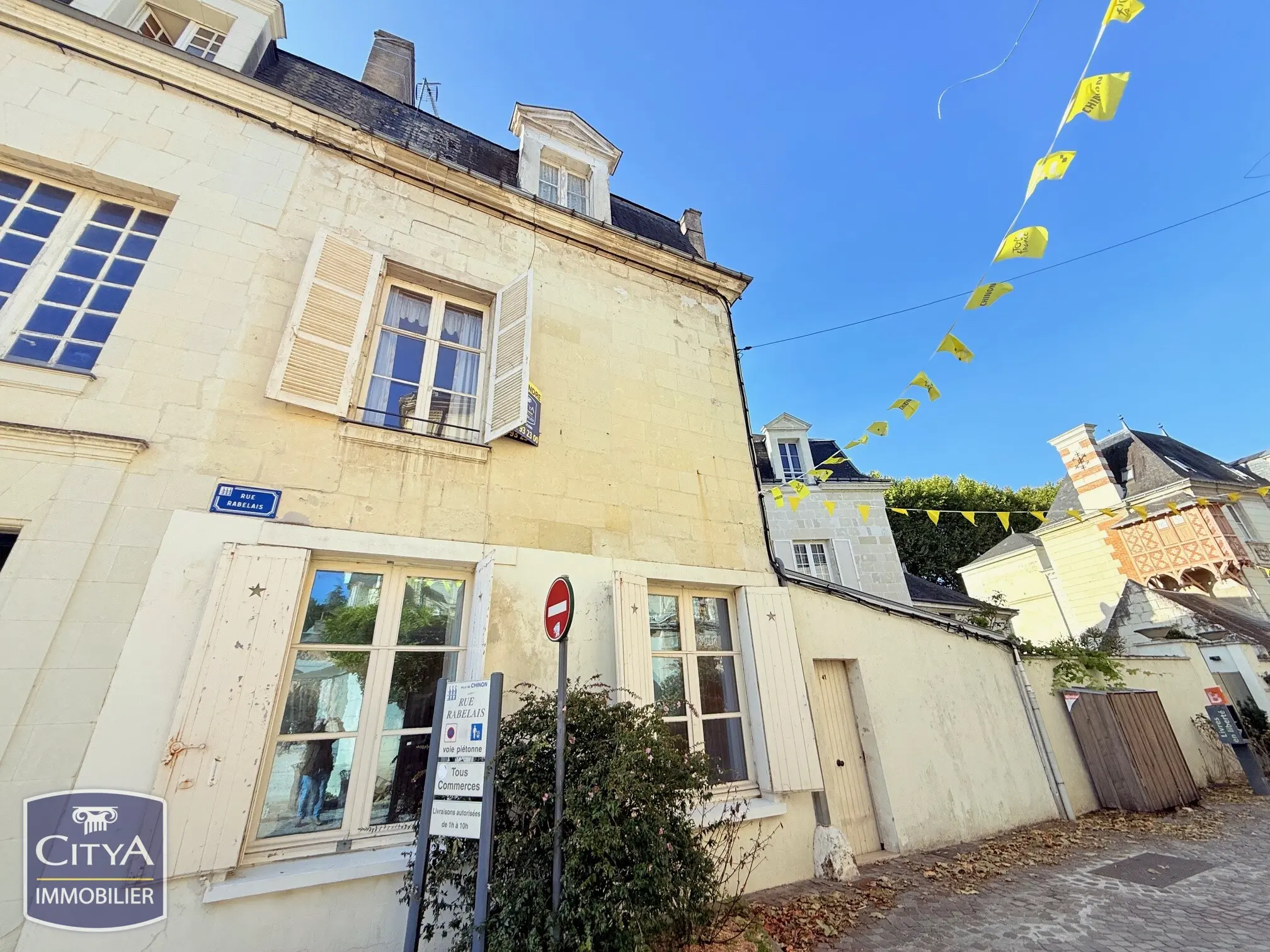 Photo 1 Maison 5 pièces 180m²