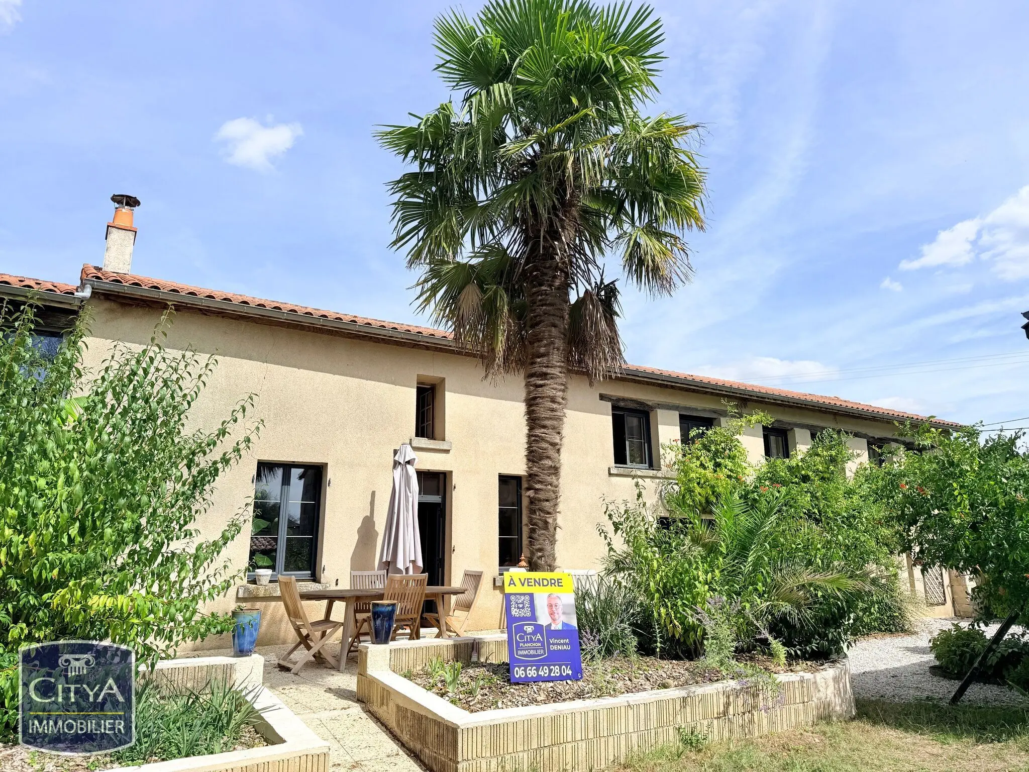 Photo 1 Maison 5 pièces 230.47m²