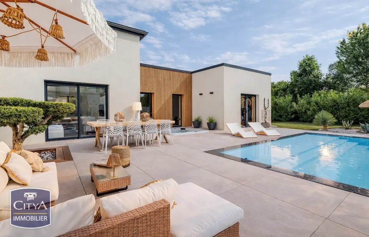 Photo 2 Maison 6 pièces 220m²