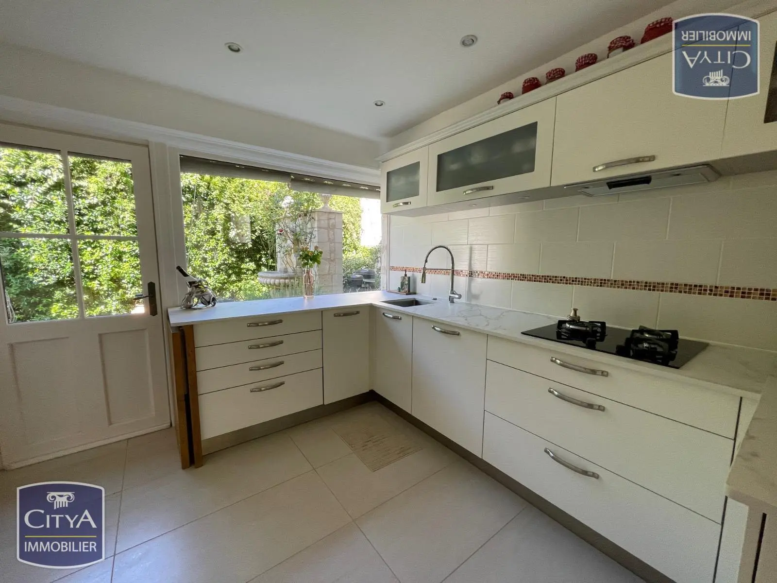 Photo 10 Maison 7 pièces 230m²