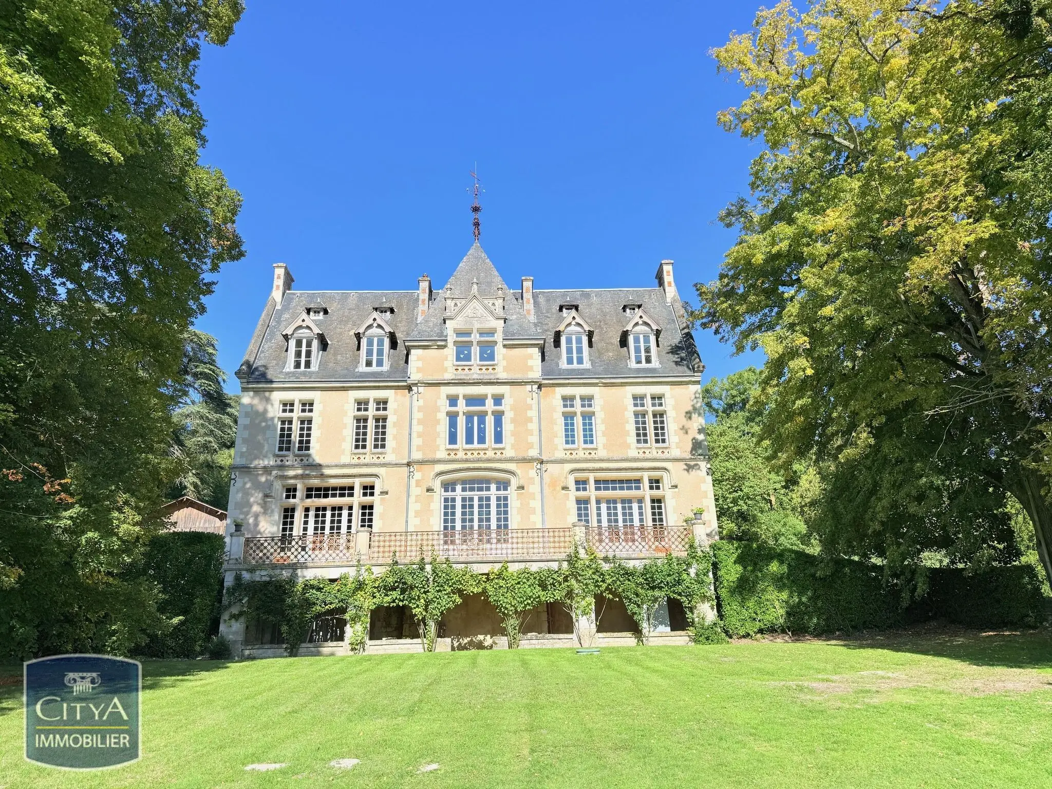 Photo 1 Maison 14 pièces 500m²