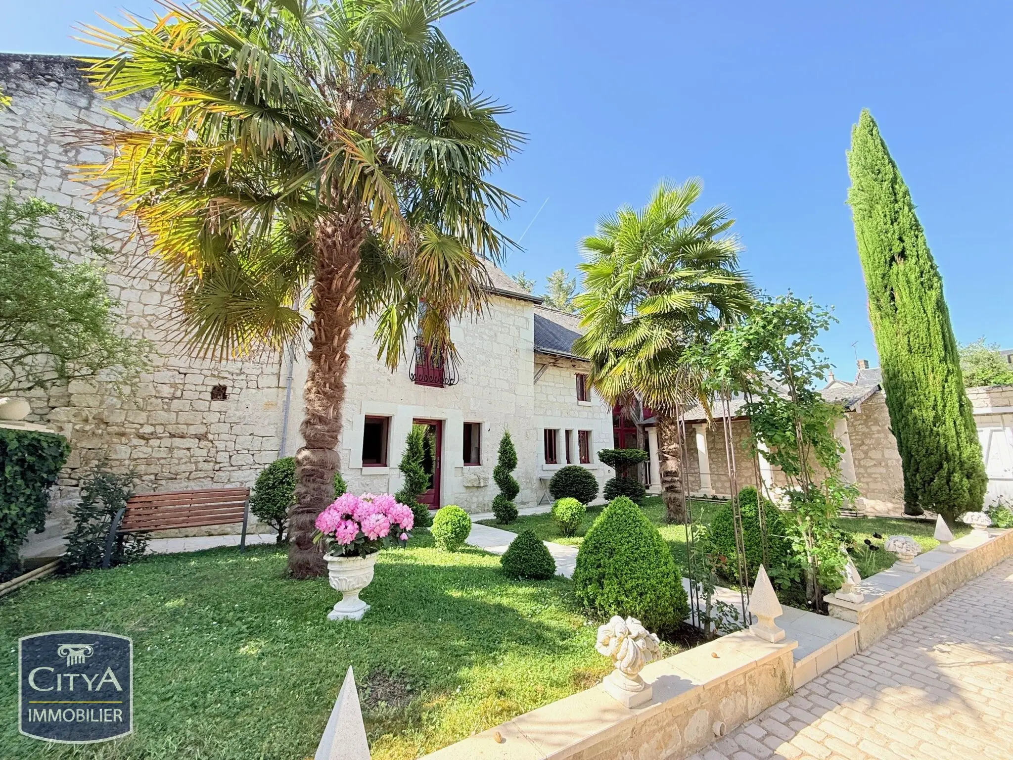 Photo 1 Maison 7 pièces 230m²