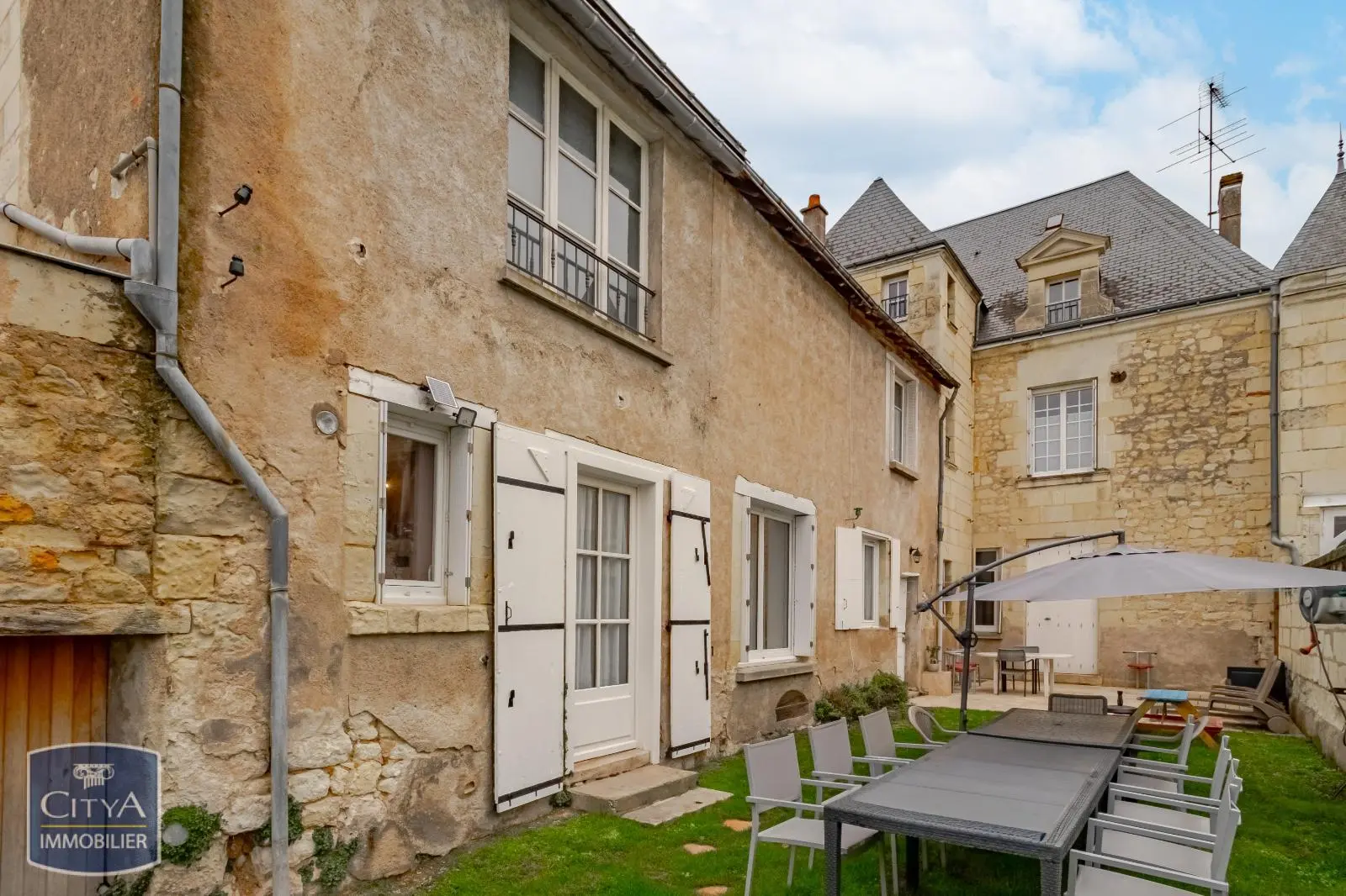 Photo 2 Maison 6 pièces 219m²