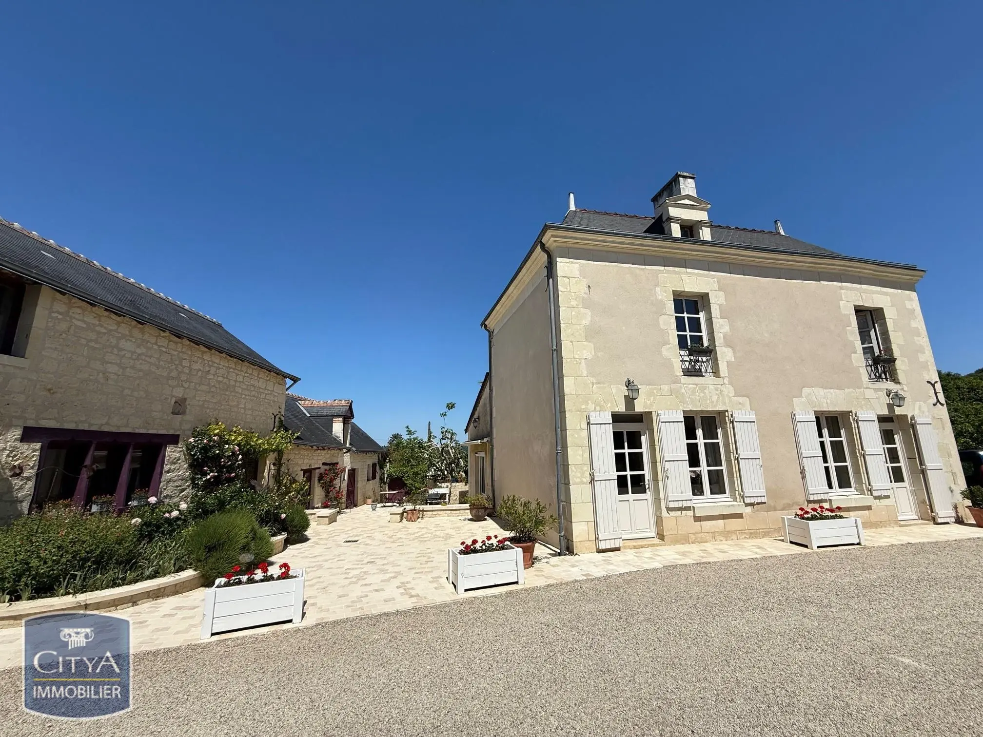 Photo 1 Maison 10 pièces 186m²