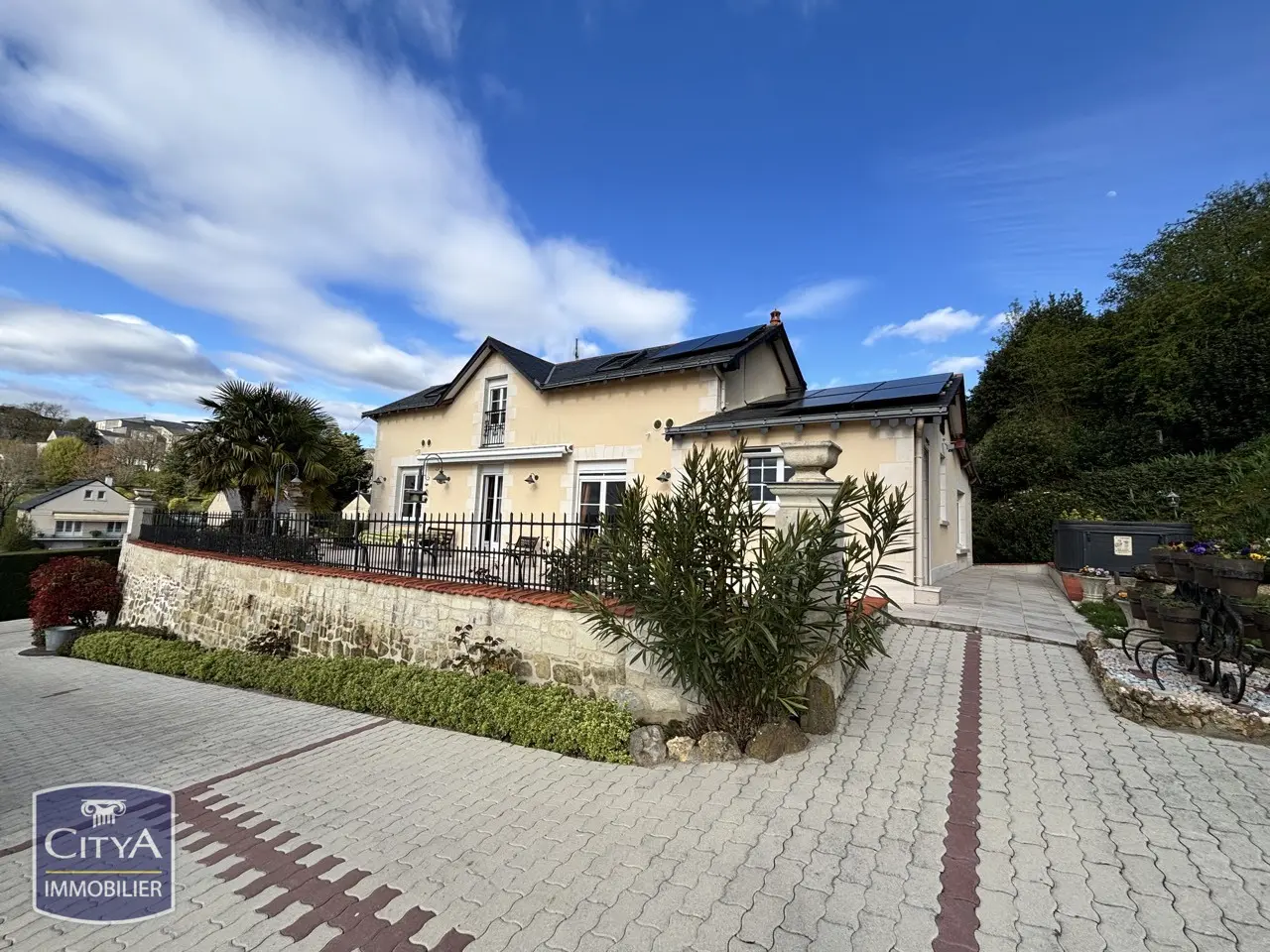 Photo 1 Maison 6 pièces 152m²