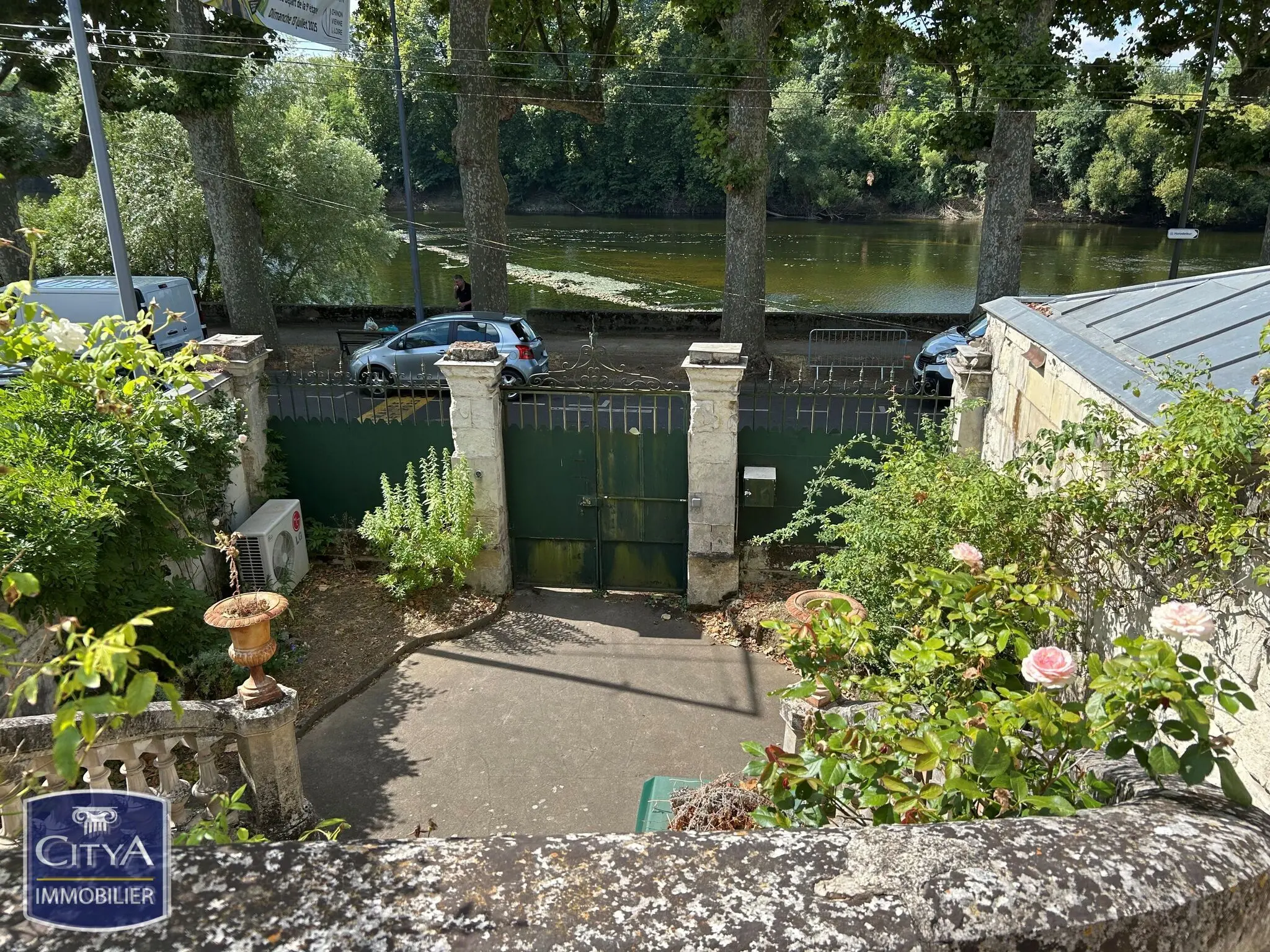 Photo 4 Immeuble 250m²