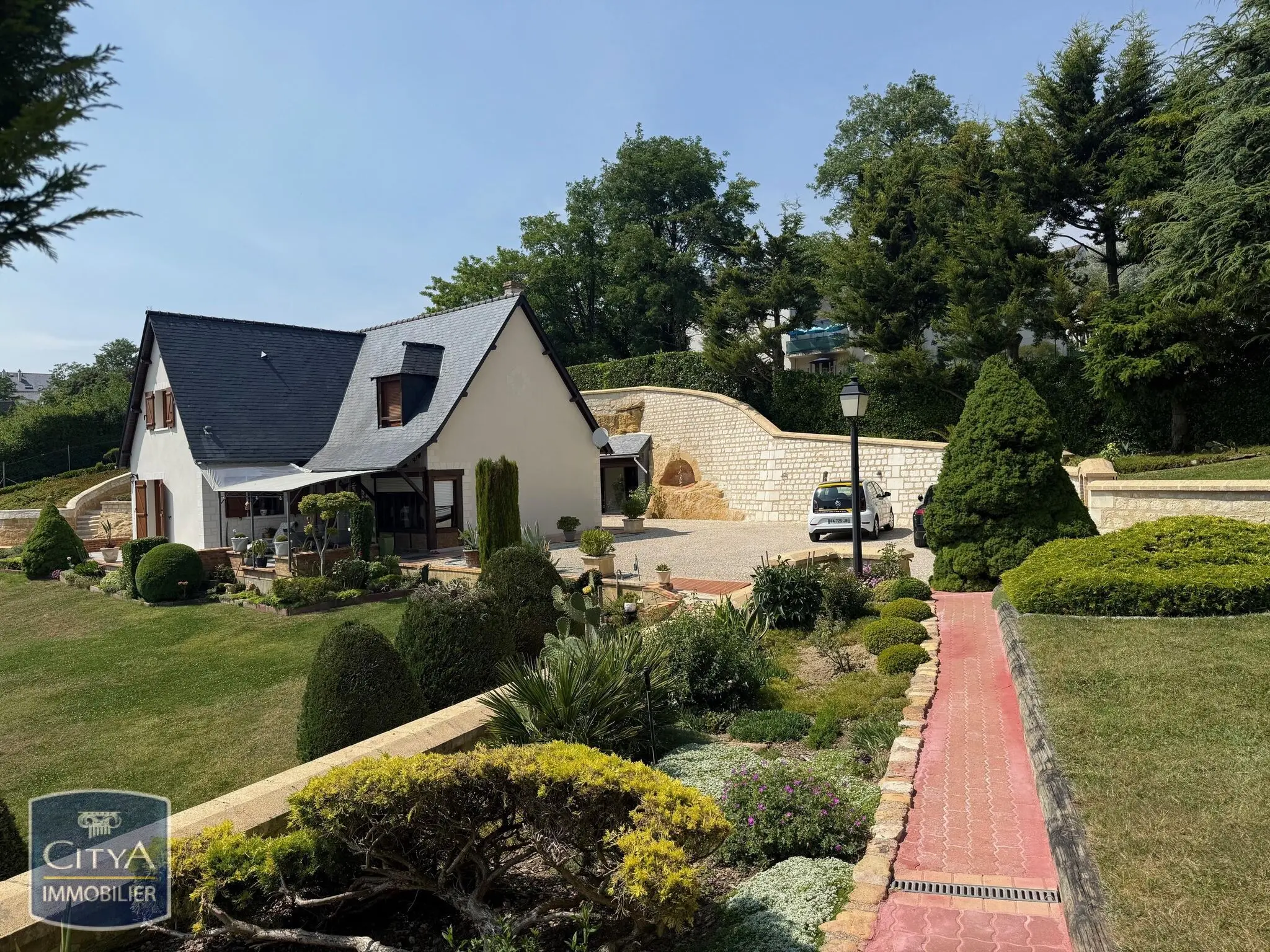 Photo 1 Maison 4 pièces 230m²