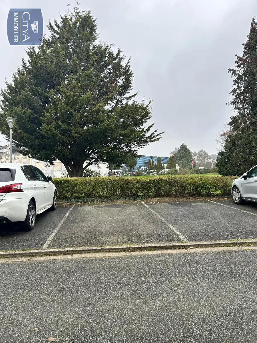 Photo 1 Parking 9m²