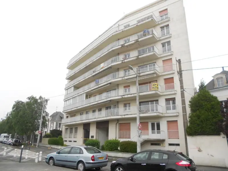 ANGERS - STUDIO MEUBLÉ