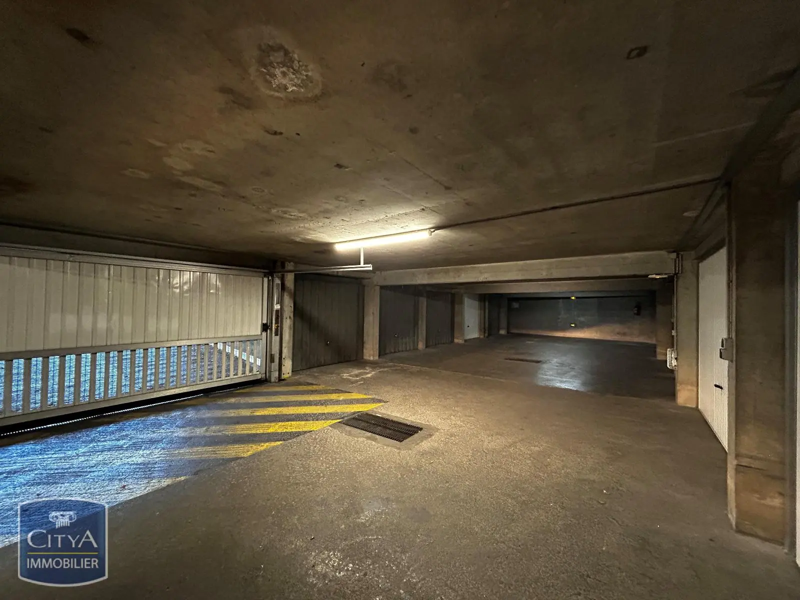 Photo 1 Parking 9m²