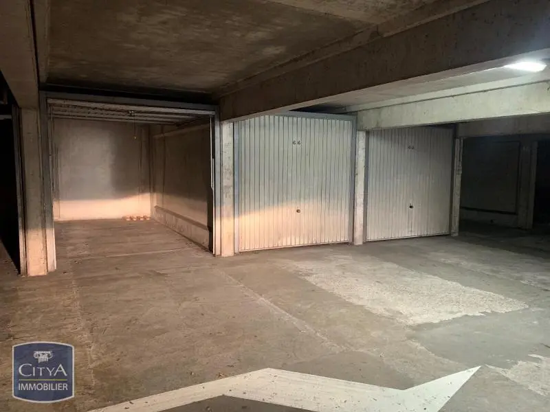 Photo 1 Parking