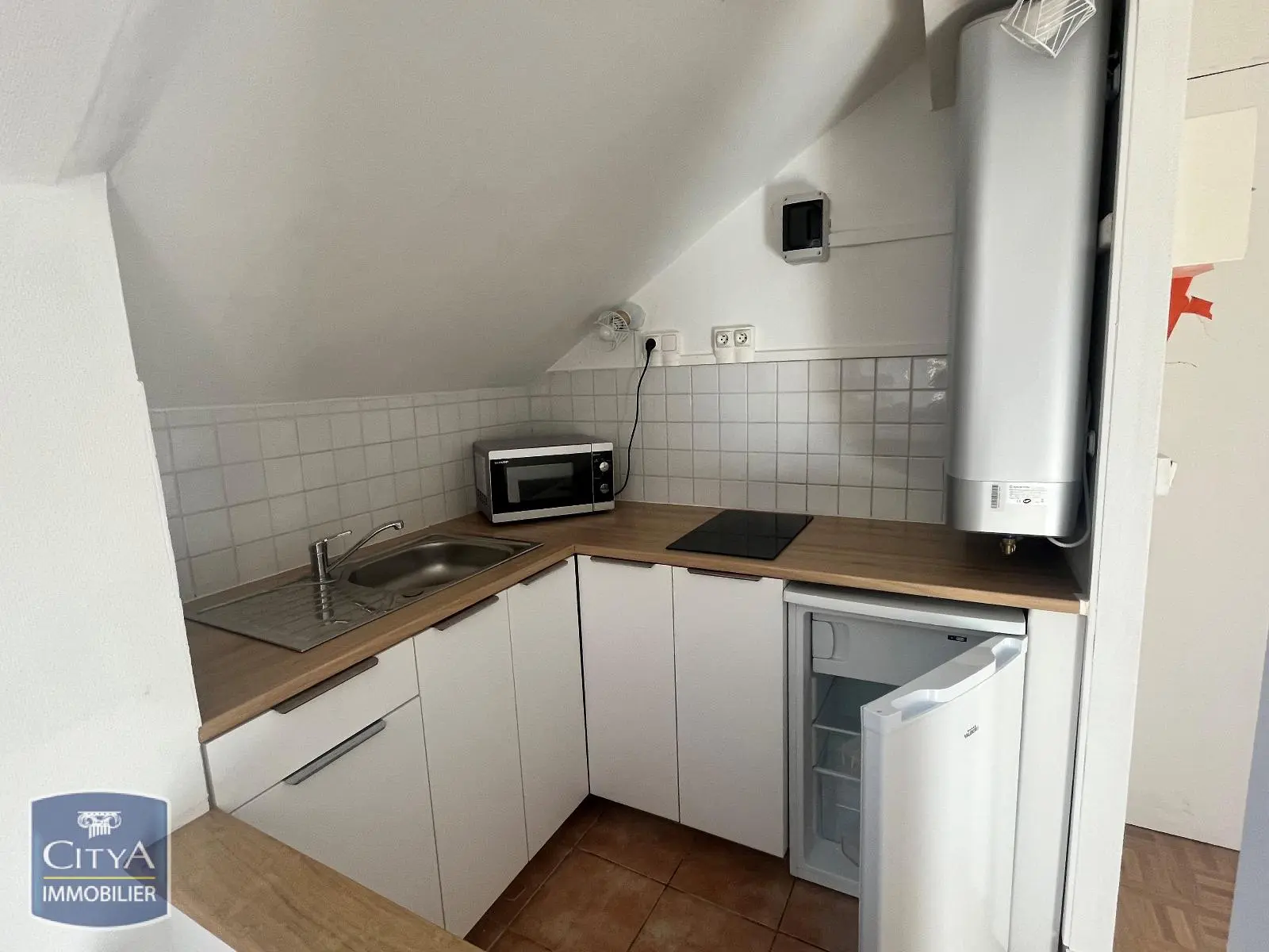 Photo 2 Appartement 1 pièce 15.77m²
