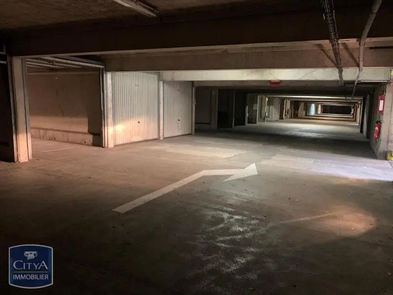 Photo 3 Parking